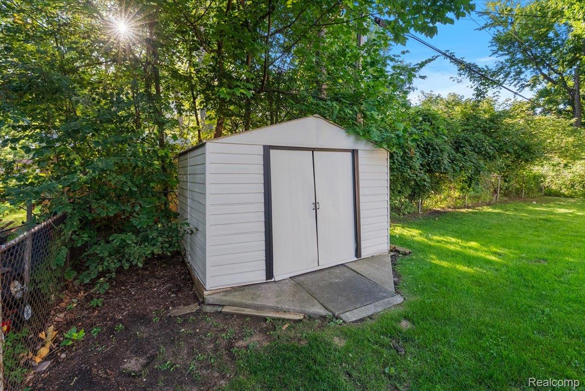 6023 Paramus Property Photo 44