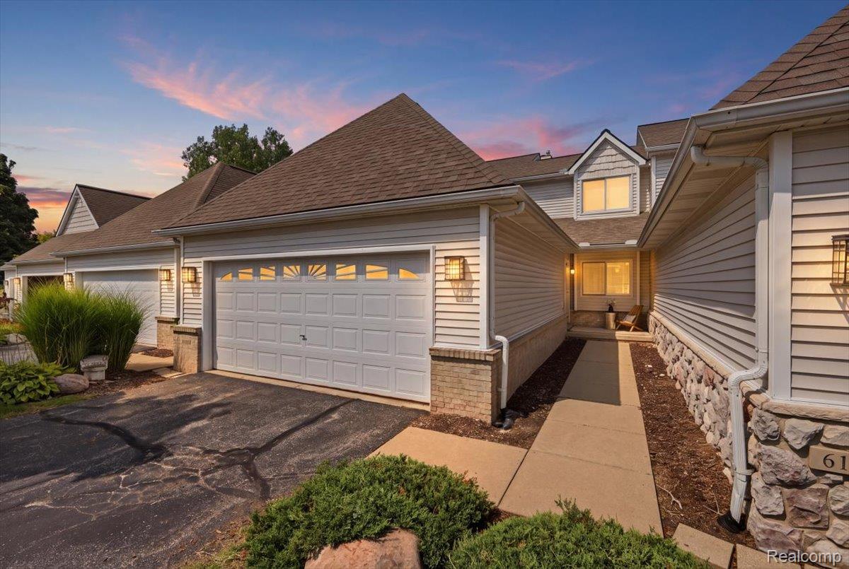 61016 Evergreen Court Property Photo 1
