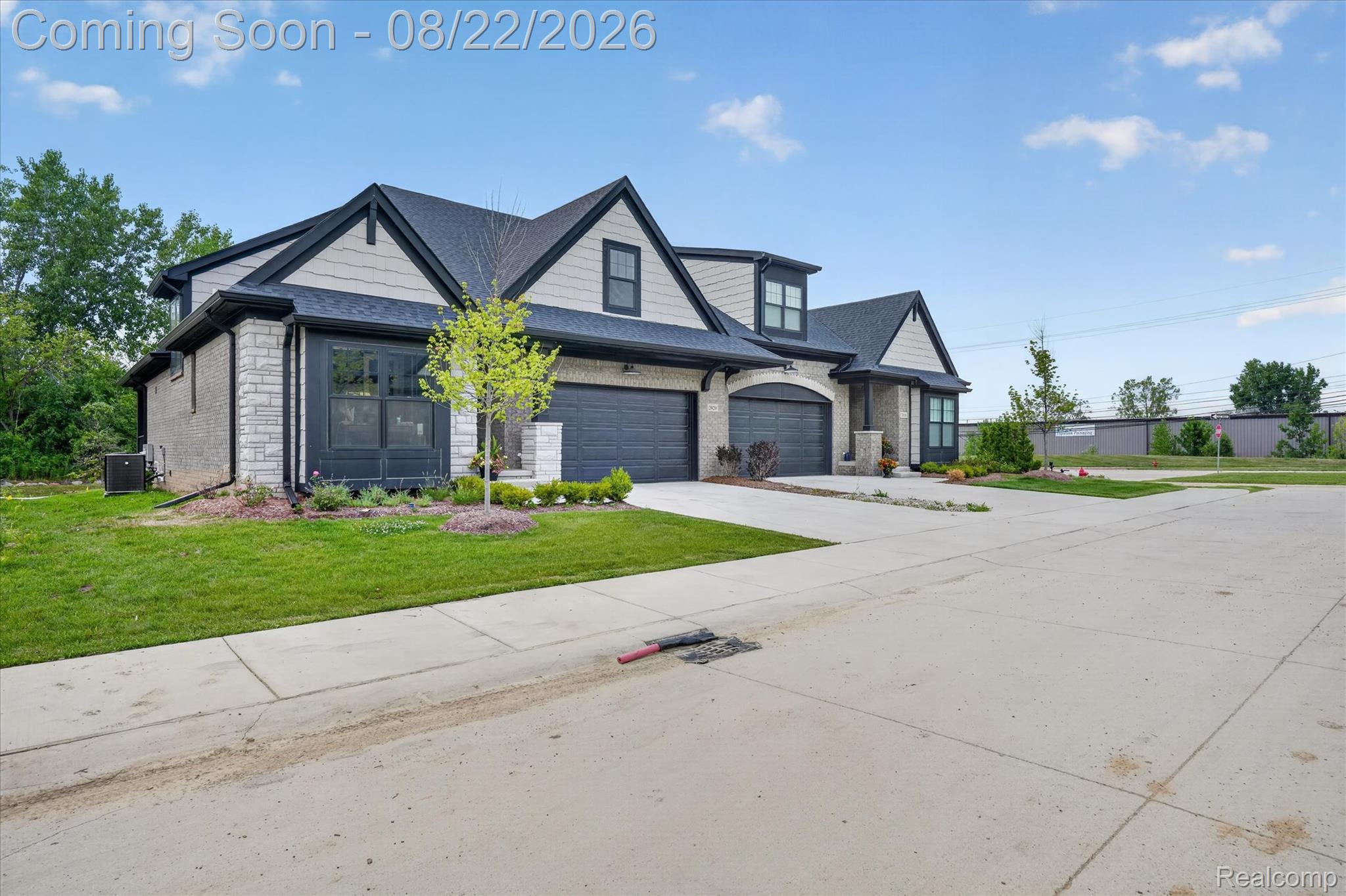 2020 Breckenridge Court Property Photo 2