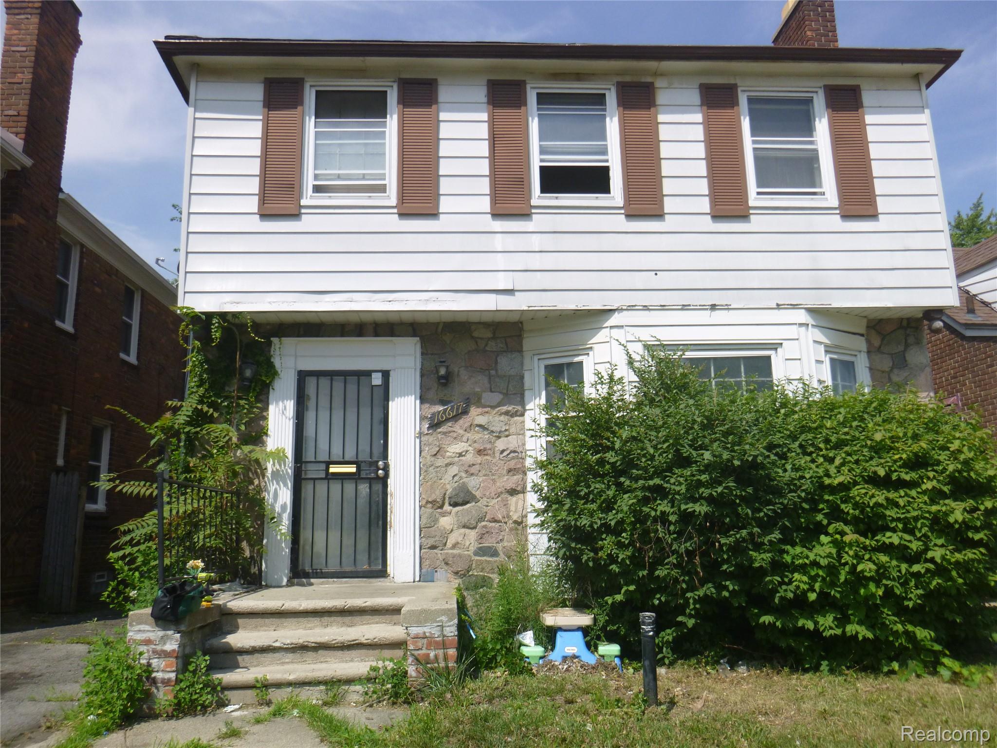 16617 Mendota Street Property Photo 1