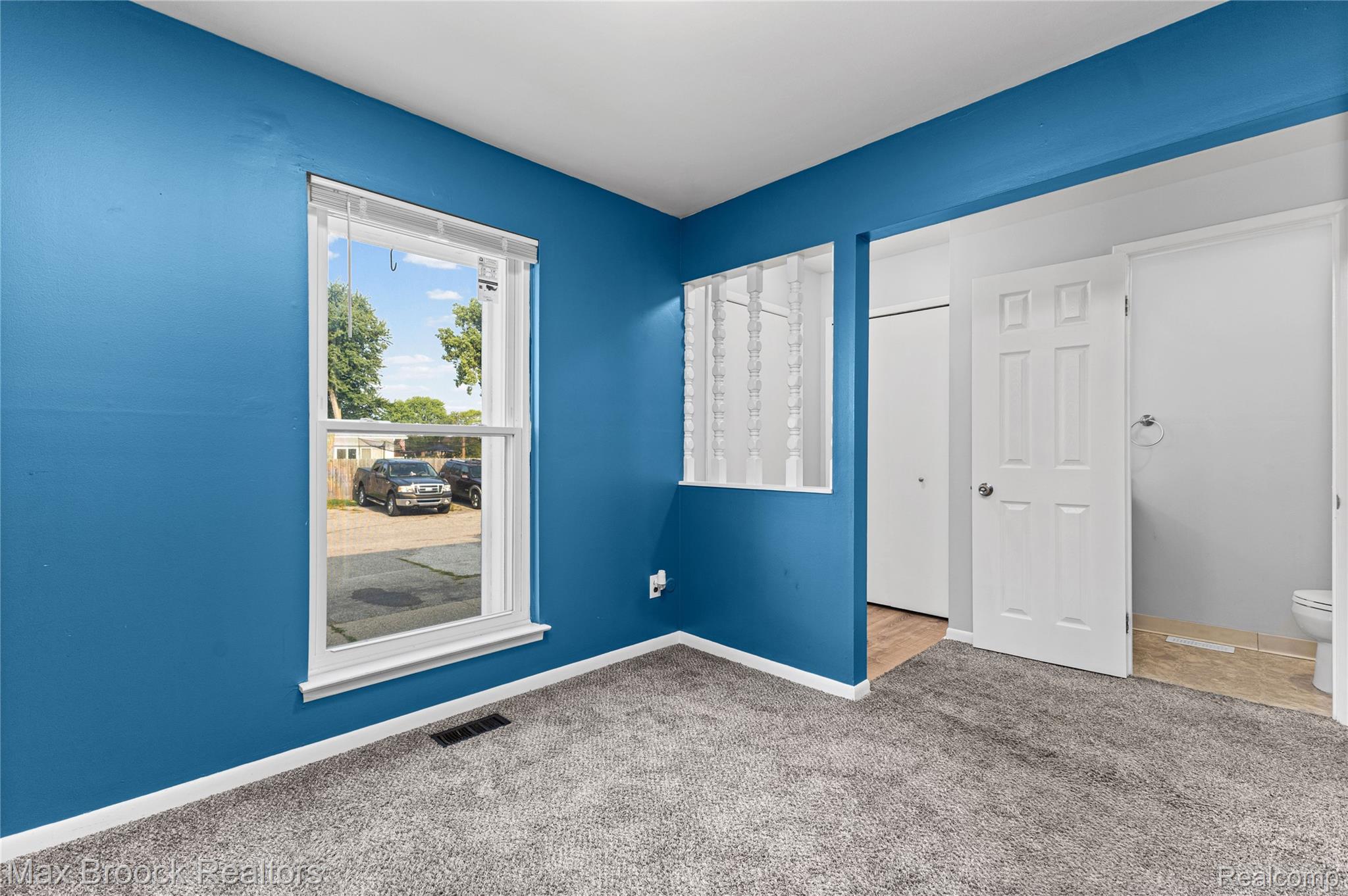 39754 Manor Drive Property Photo 8