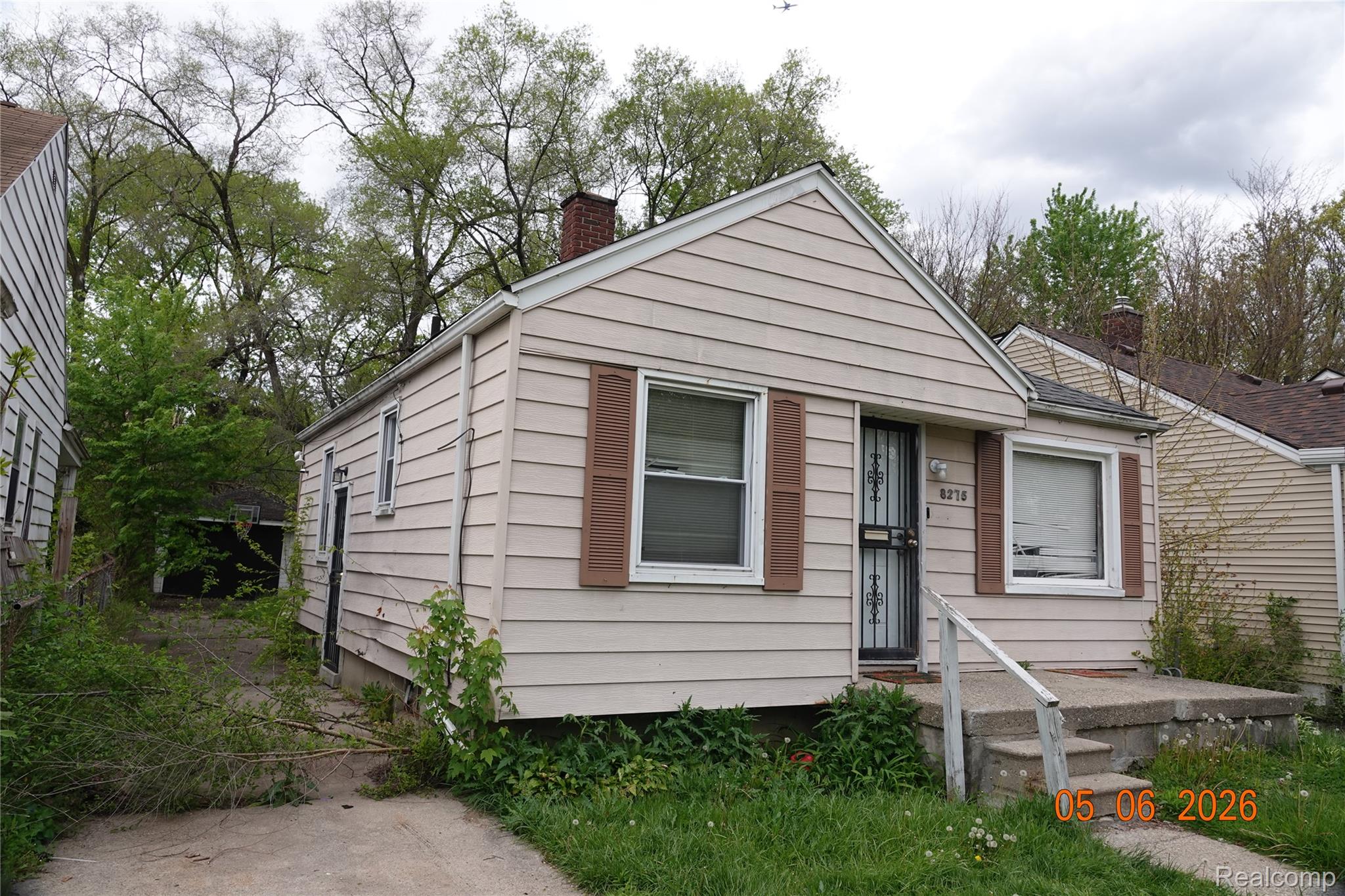 8275 Vaughan Street Property Photo 1