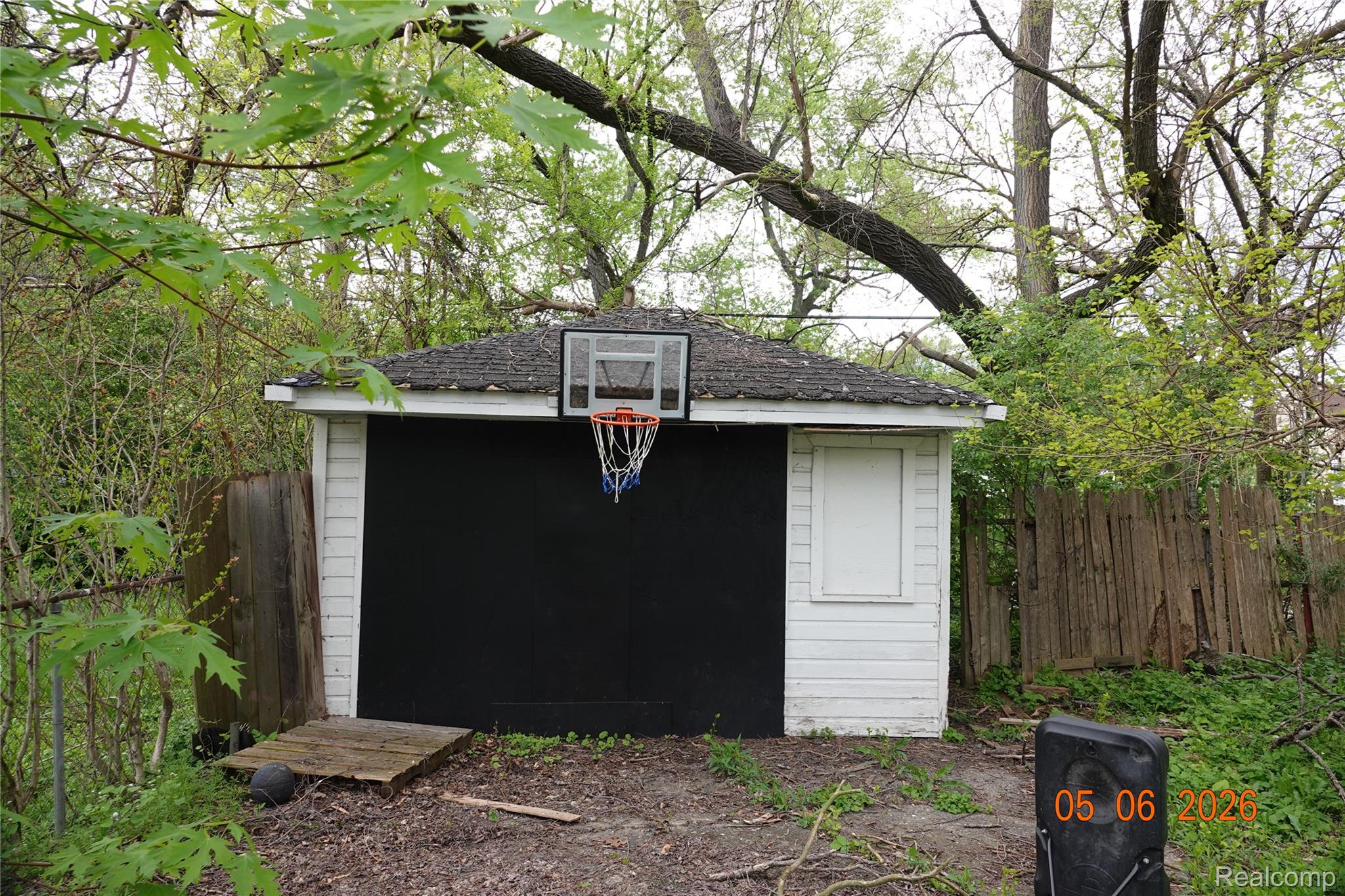 8275 Vaughan Street Property Photo 10