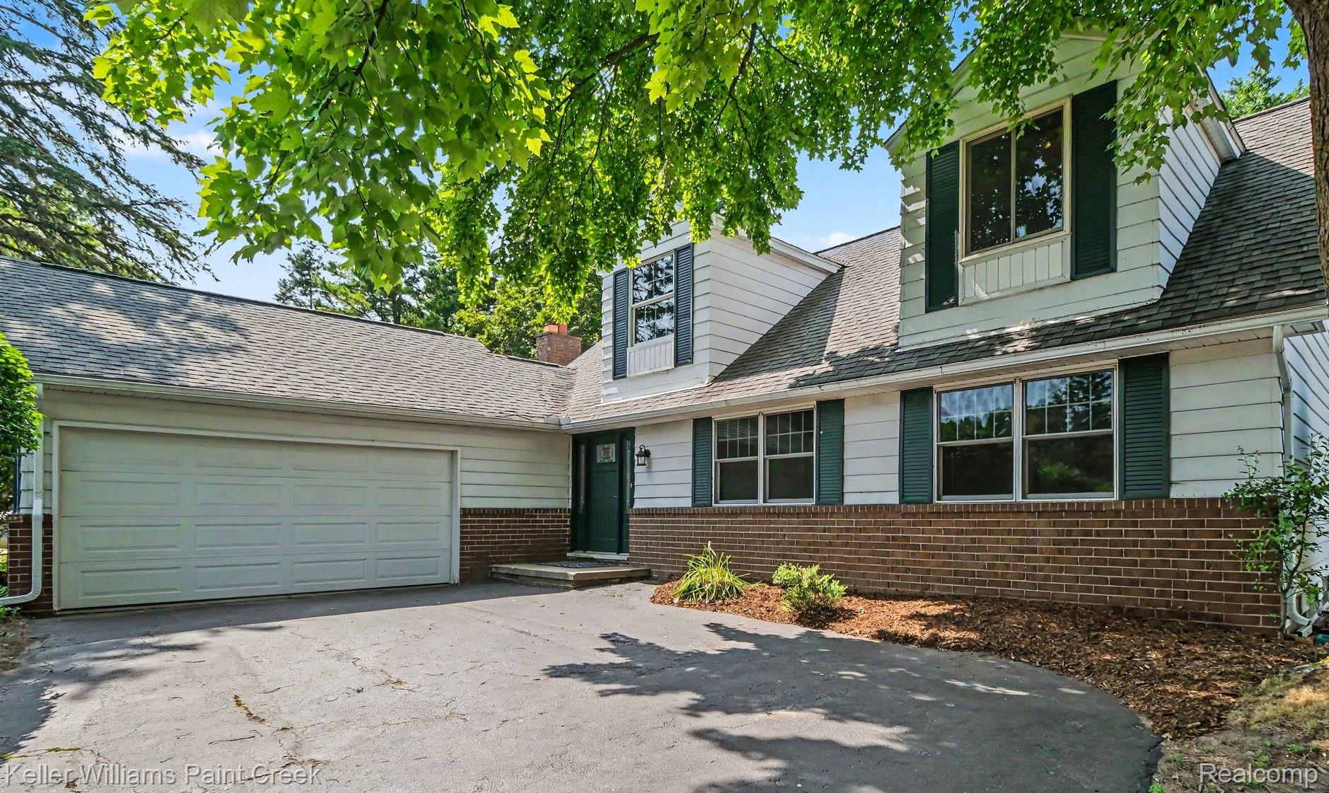 2711 Armstrong Drive Property Photo 1