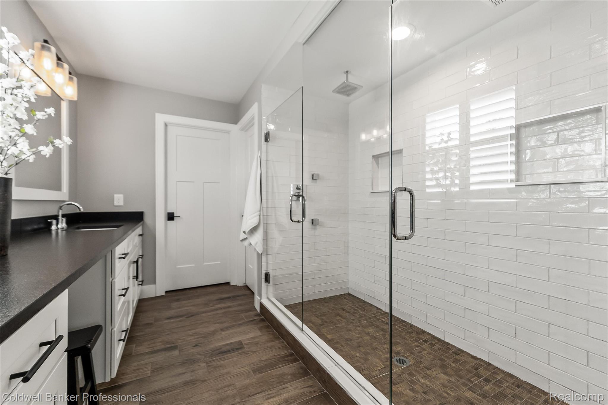 663 Herald Street Property Photo 33