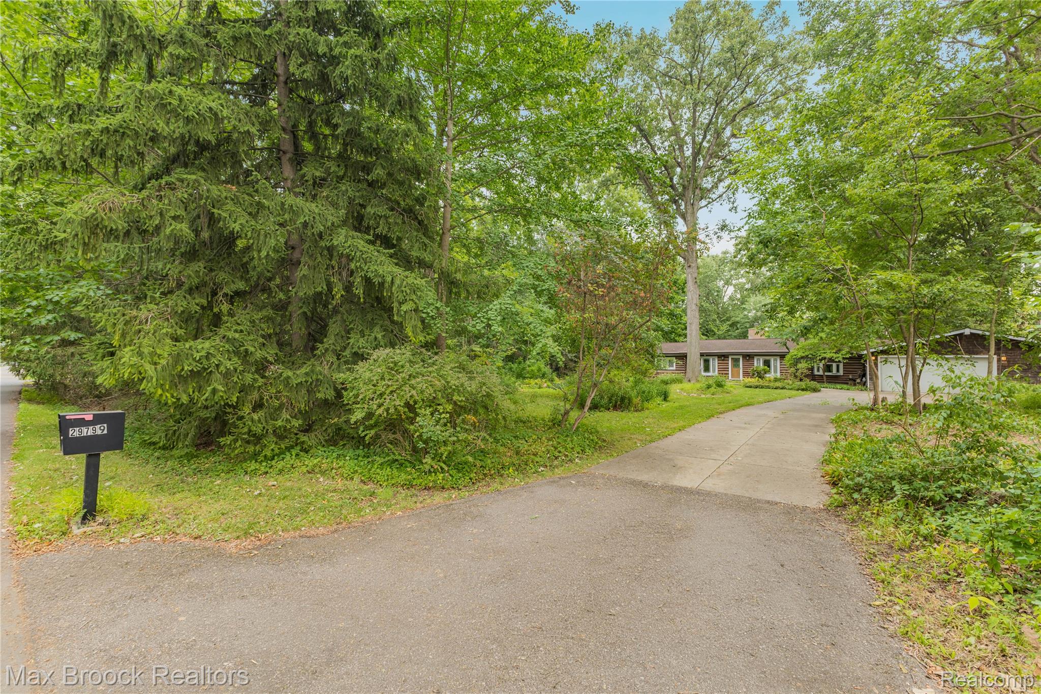 29799 Linden Street Property Photo 4