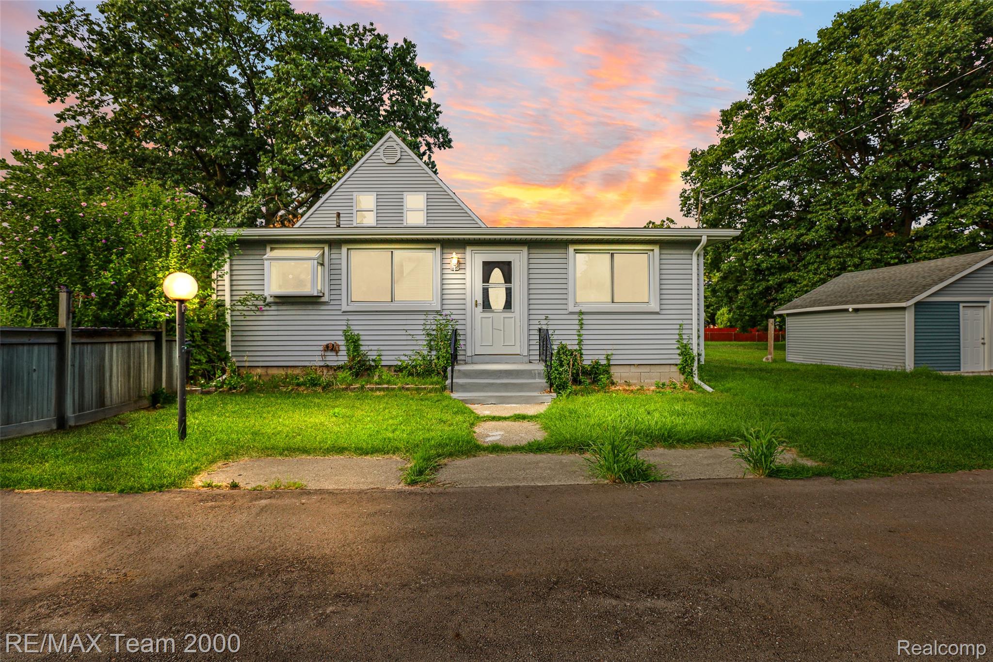 12930 Beech Daly Road Property Photo 1