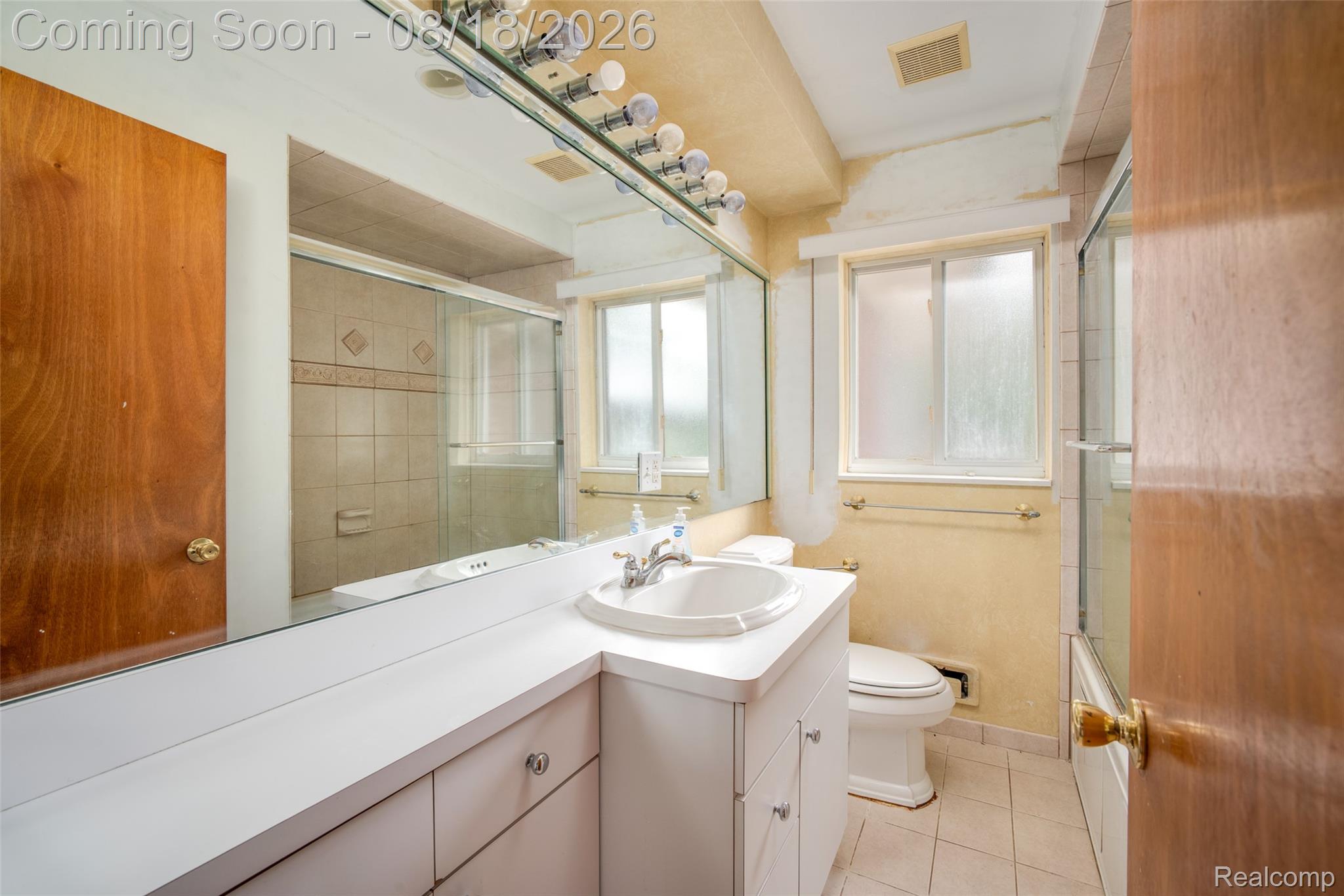 16786 Sprenger Avenue Property Photo 20