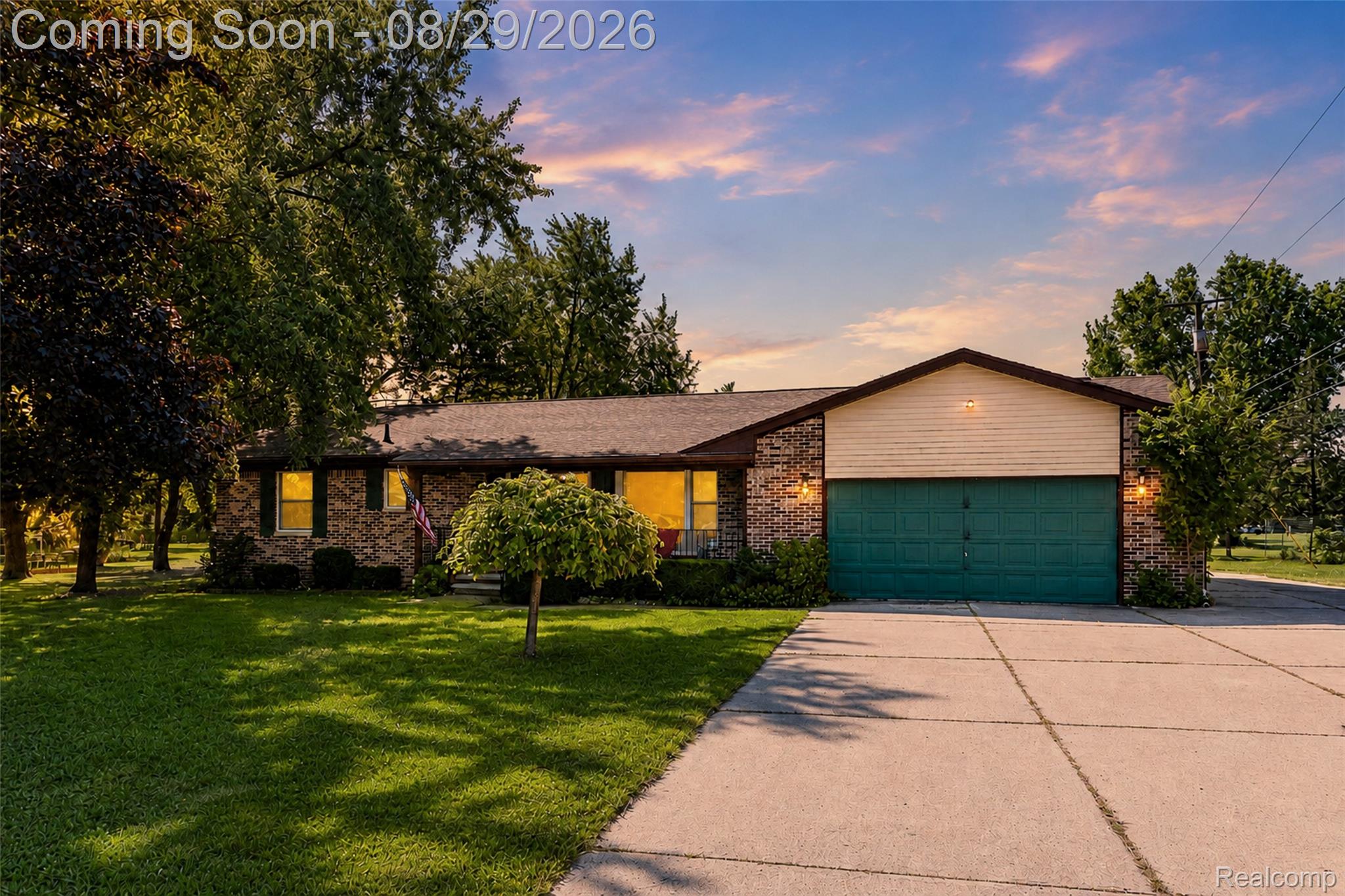 704 E Lovell Drive