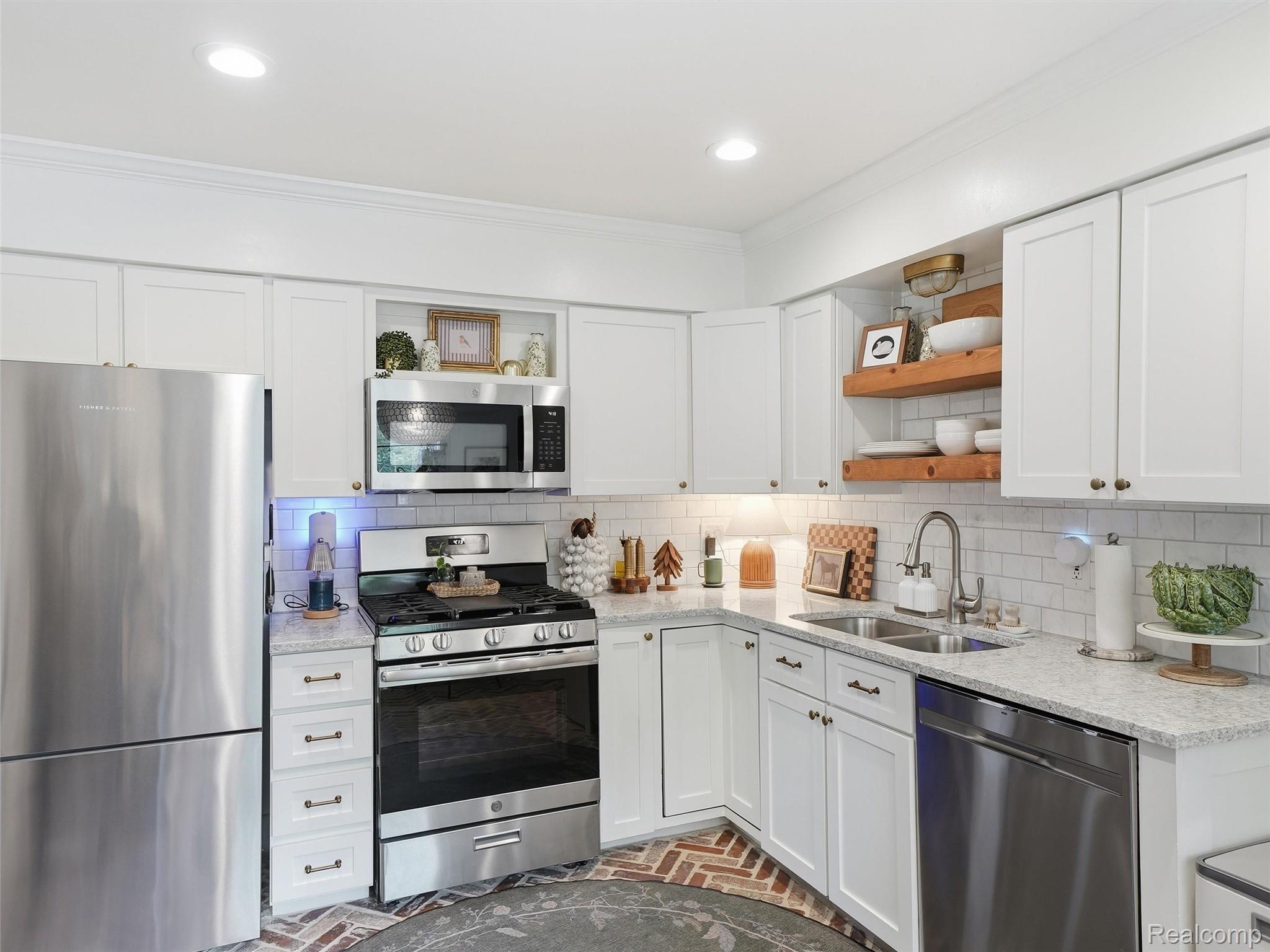 39773 Bart Street Property Photo 10