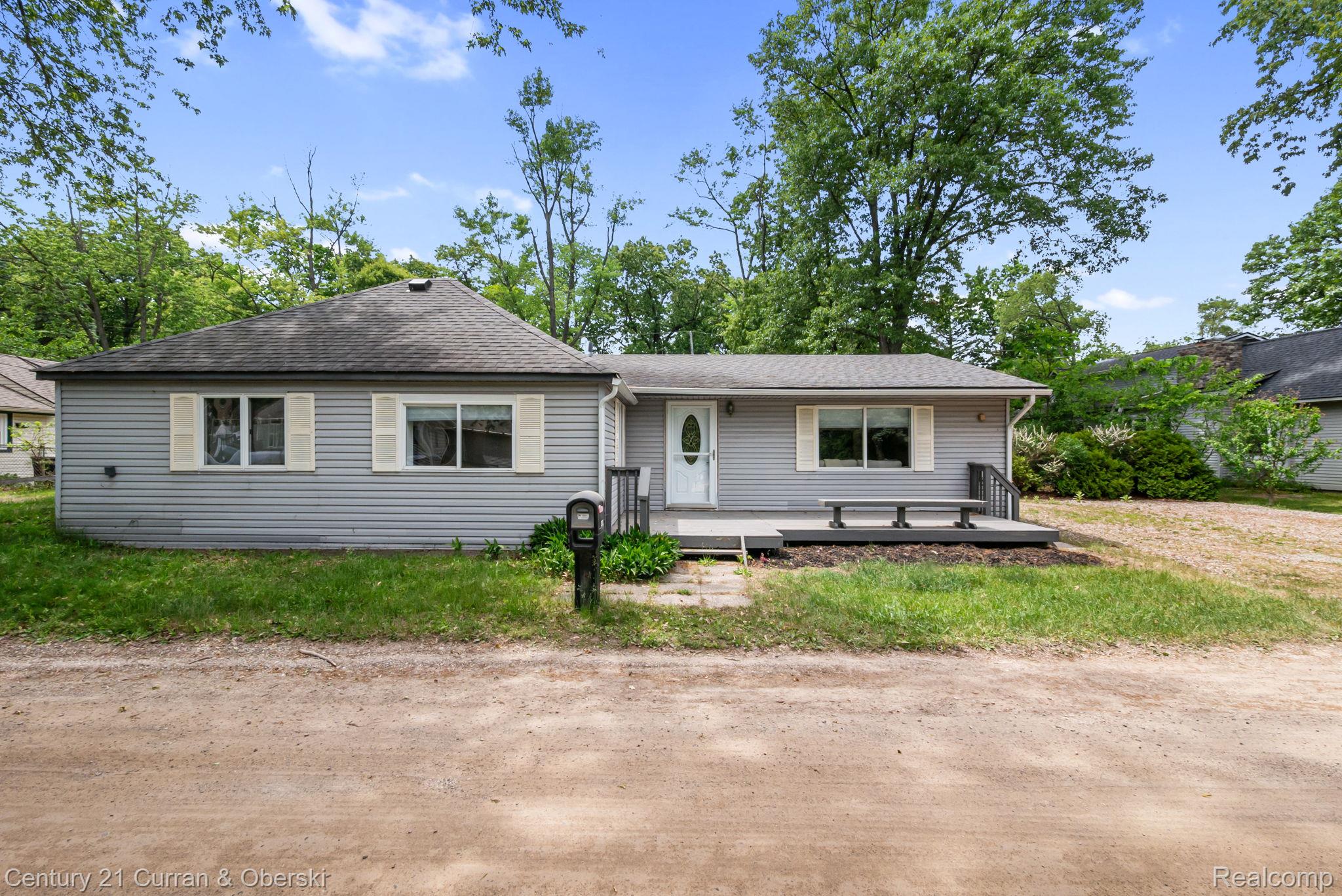 2374 Lakena Road Property Photo 1