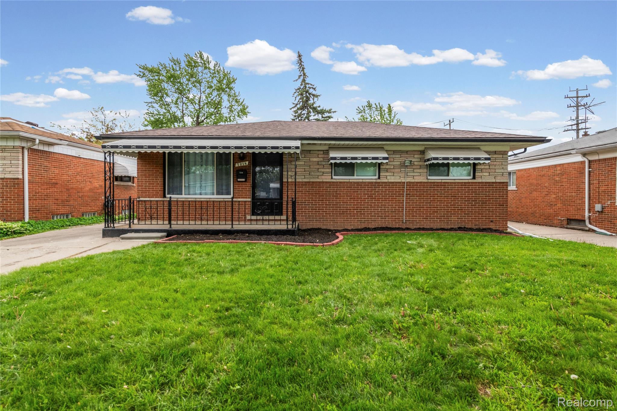 7218 Superior Property Photo 1