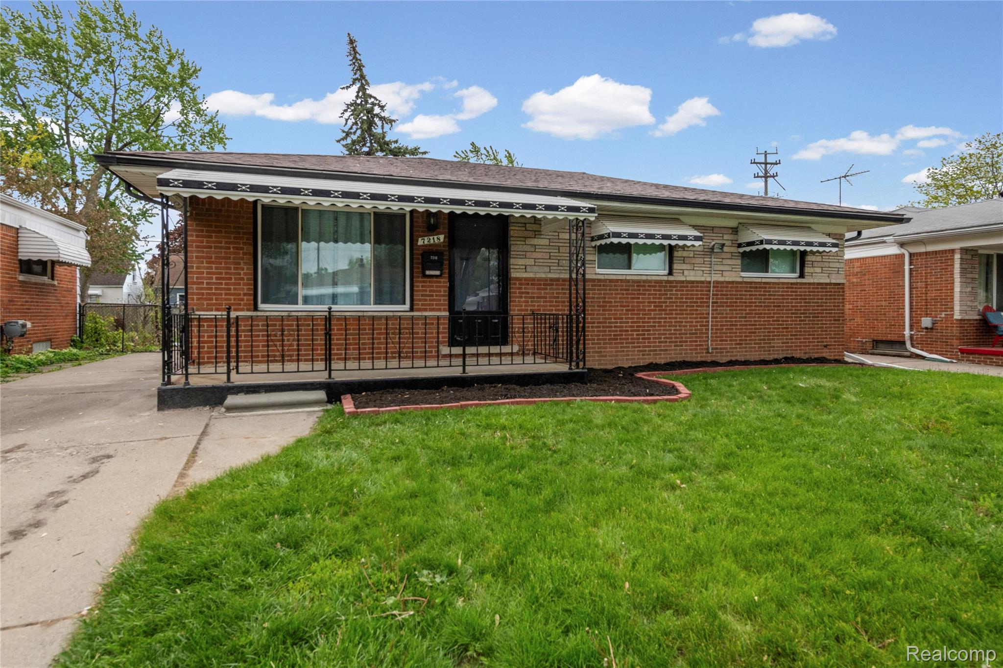 7218 Superior Property Photo 2