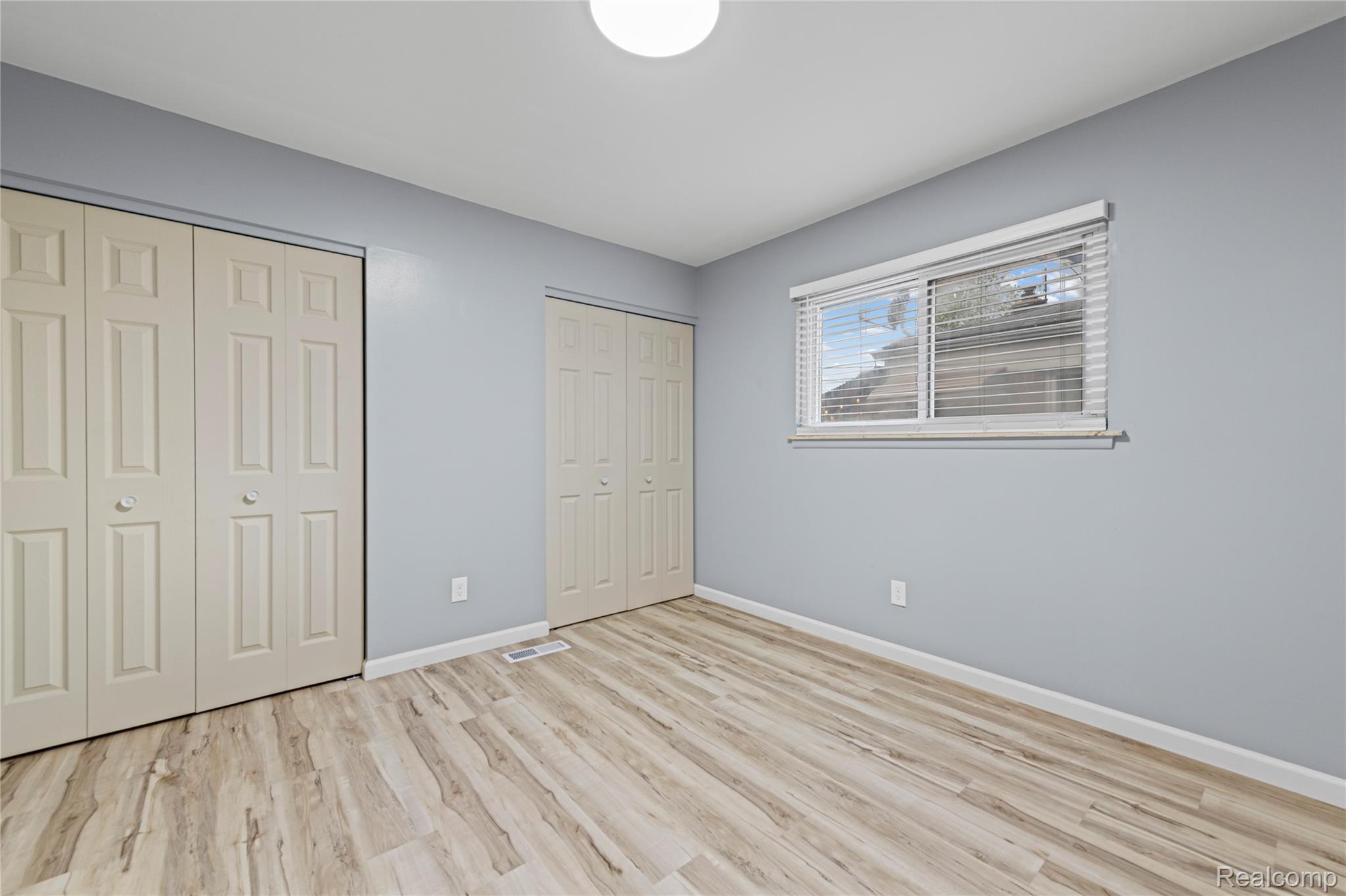 7218 Superior Property Photo 14