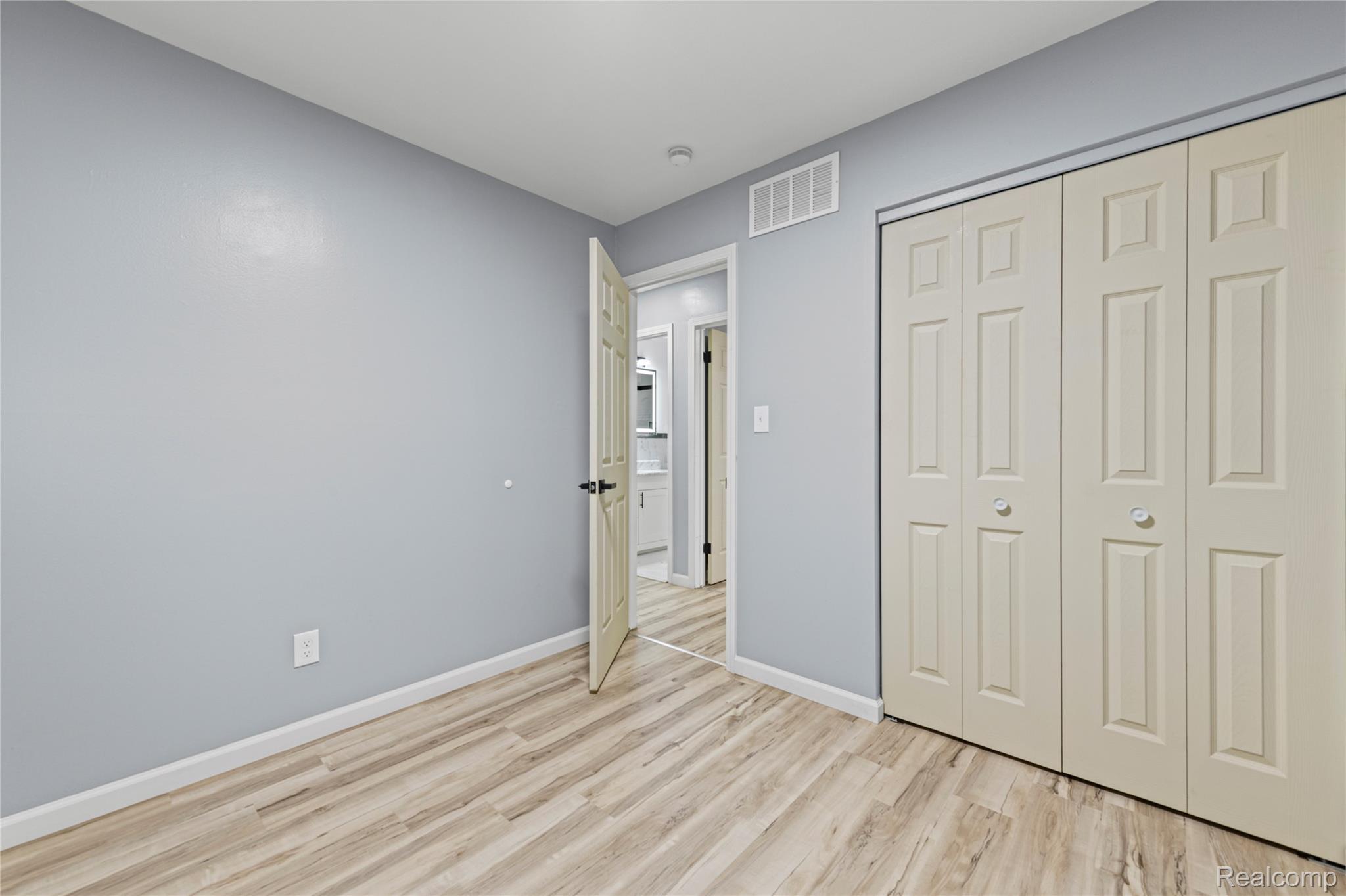 7218 Superior Property Photo 22