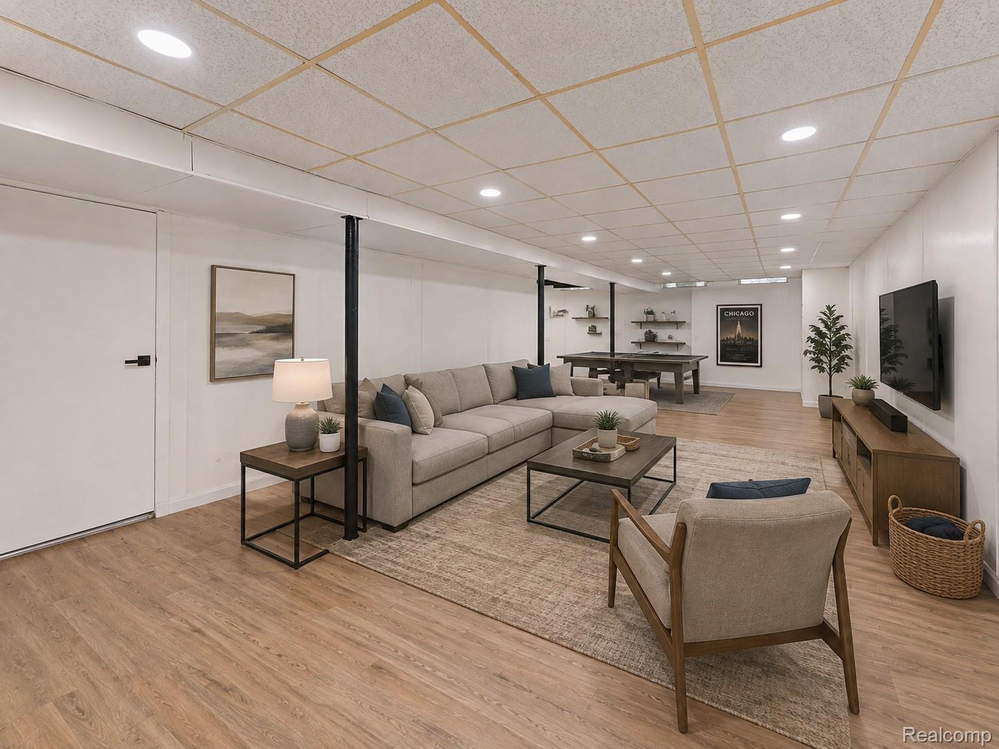 7218 Superior Property Photo 25