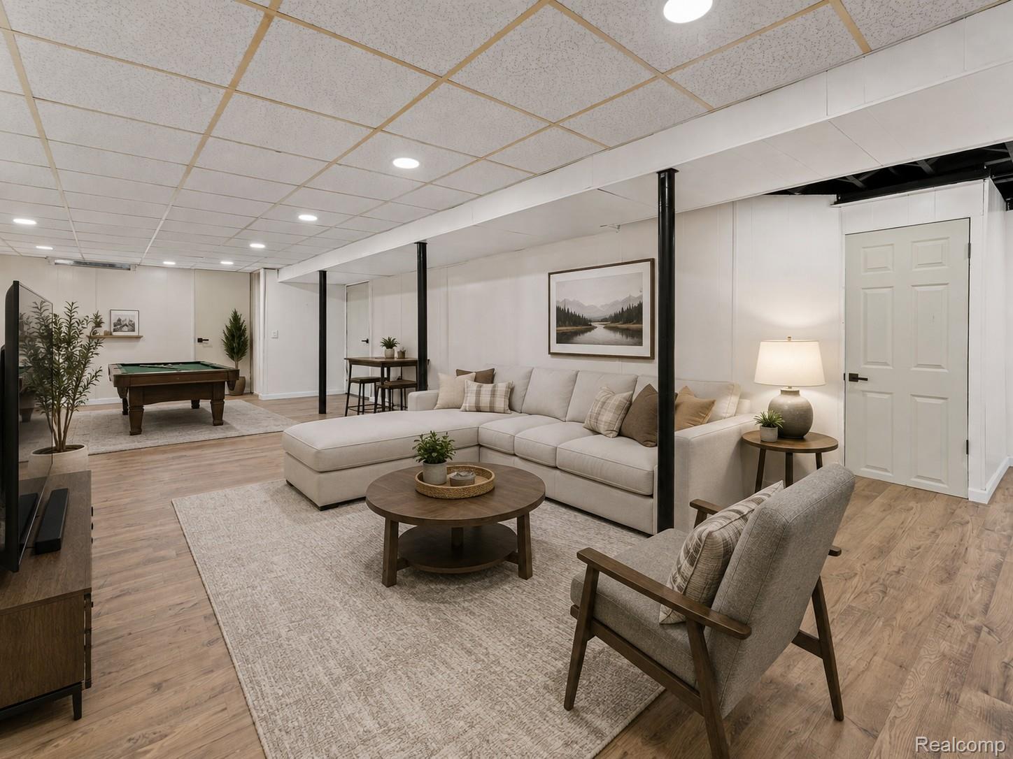 7218 Superior Property Photo 27