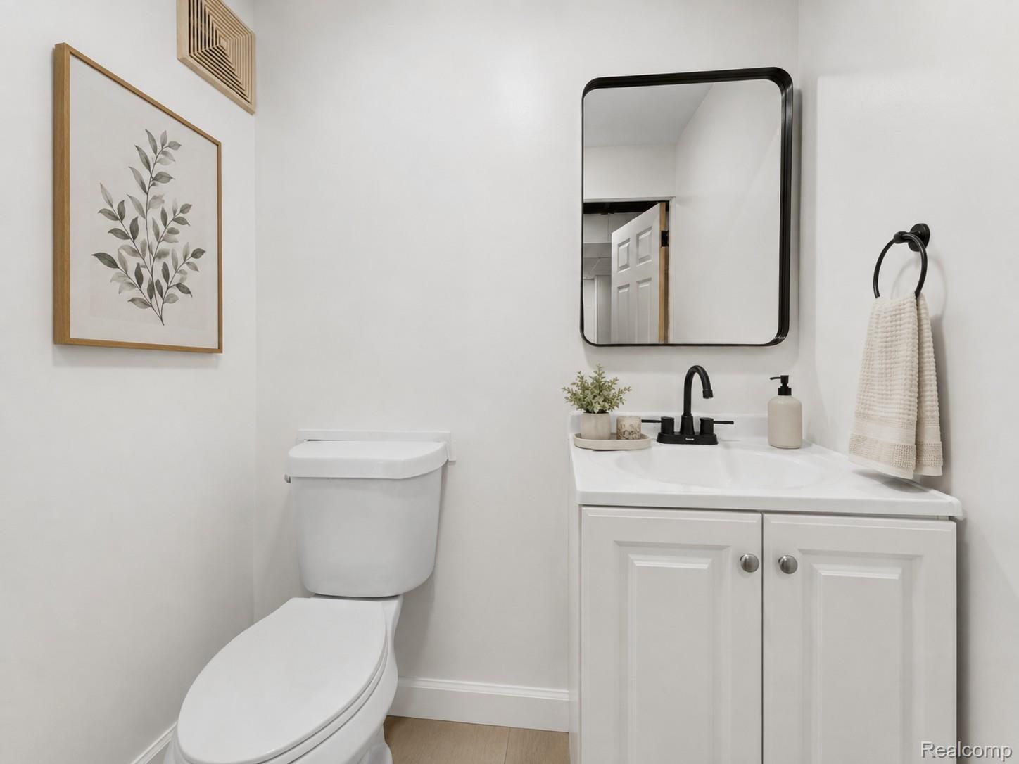 7218 Superior Property Photo 29