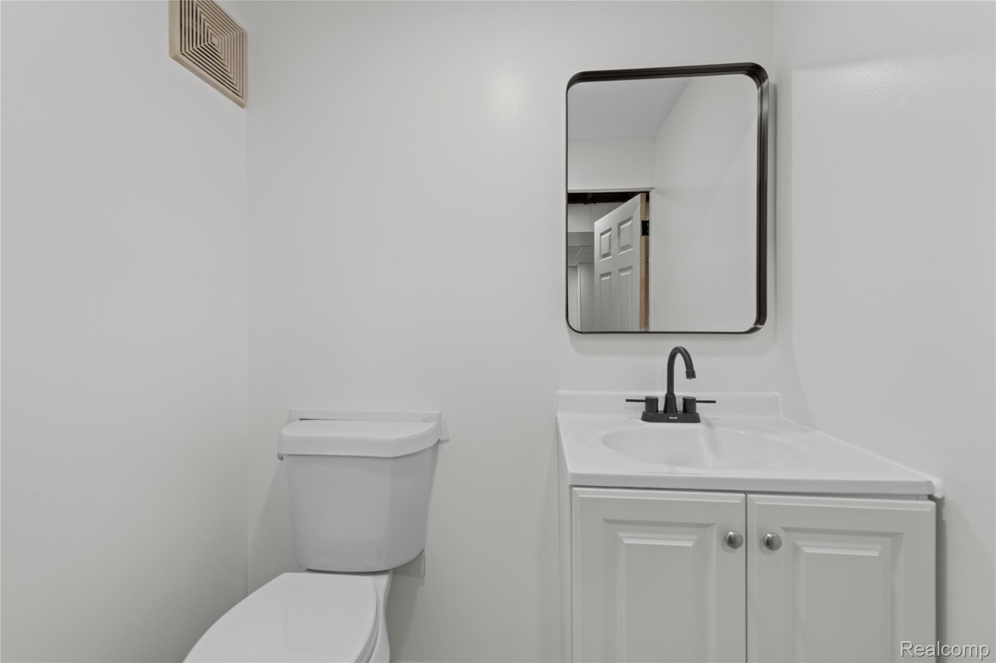 7218 Superior Property Photo 30