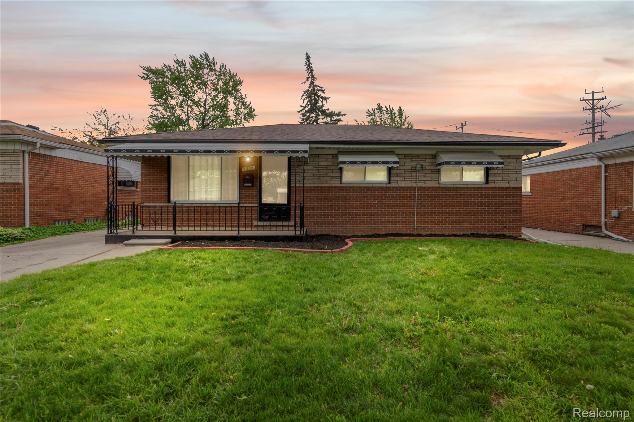 7218 Superior Property Photo 34