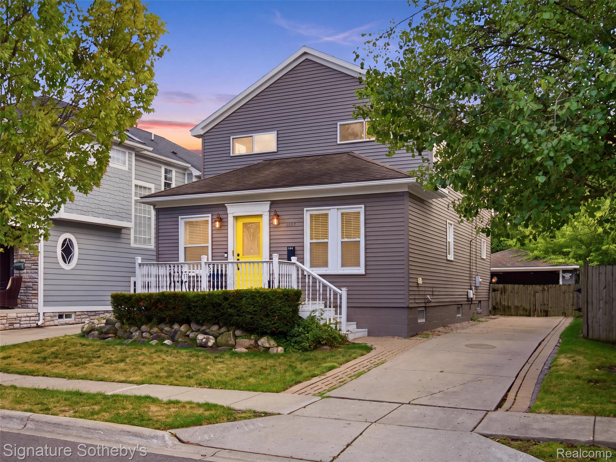 1444 Holland Street Property Photo 1