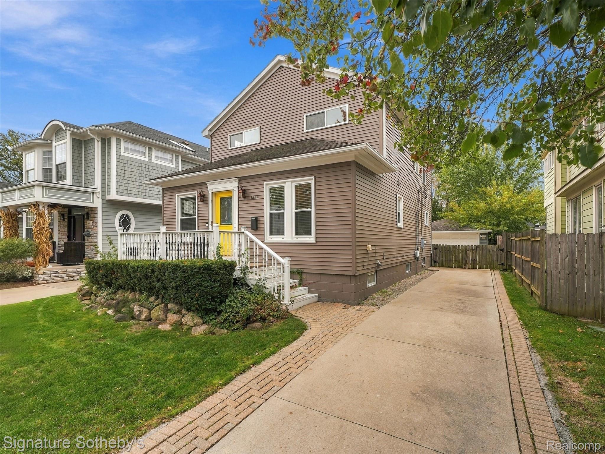 1444 Holland Street Property Photo 1