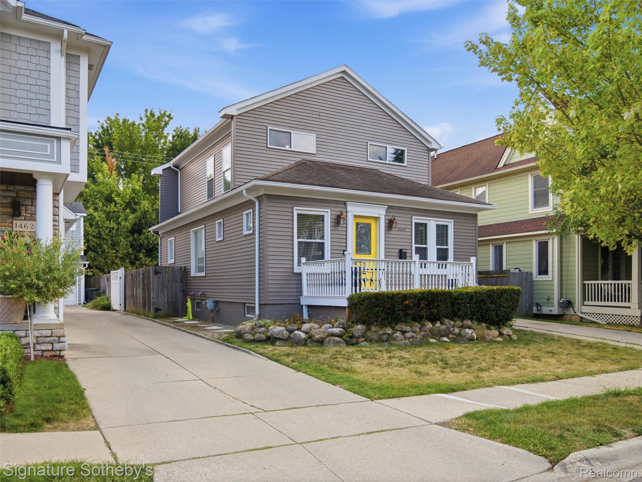 1444 Holland Street Property Photo 2