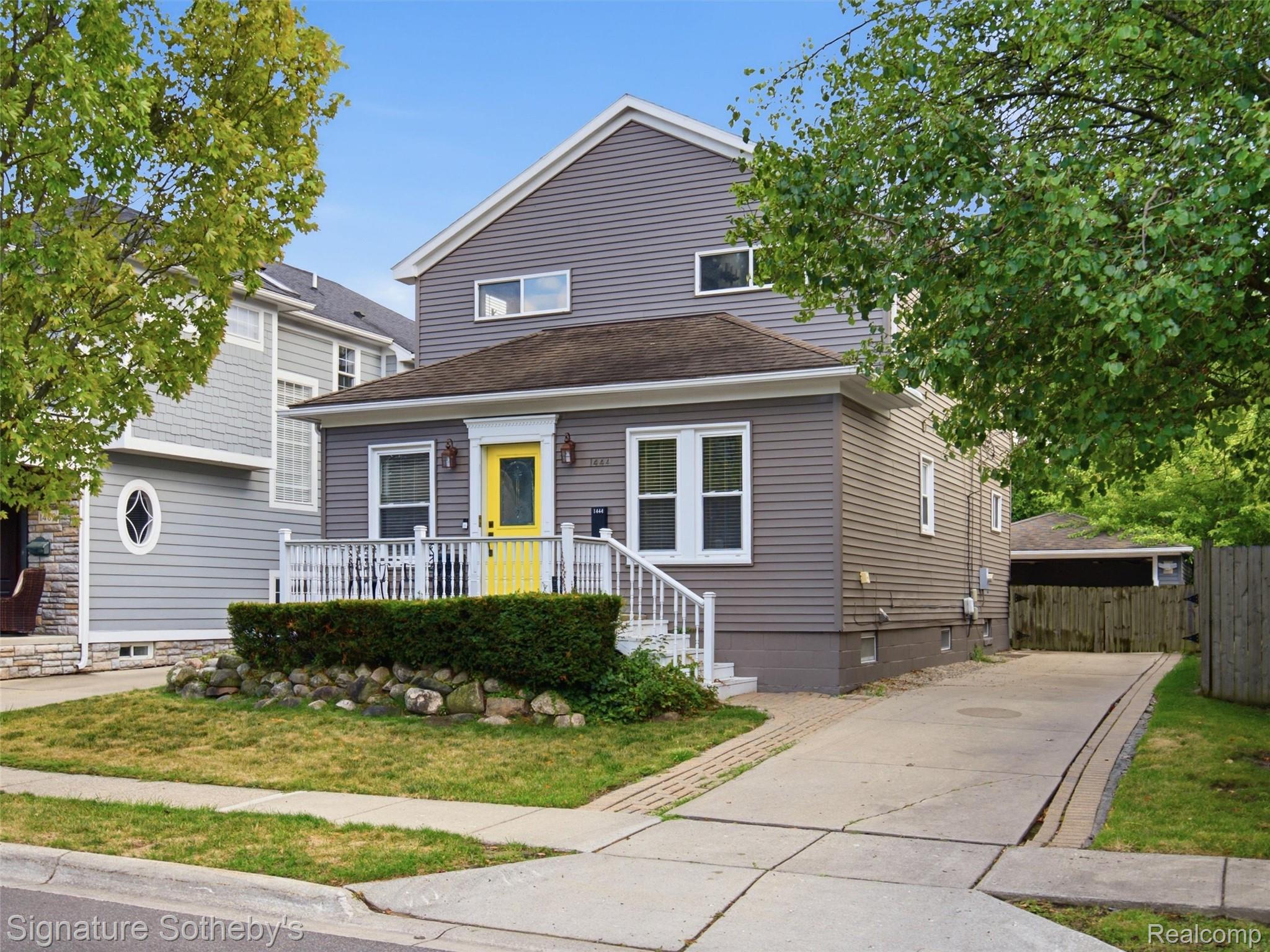 1444 Holland Street Property Photo 3
