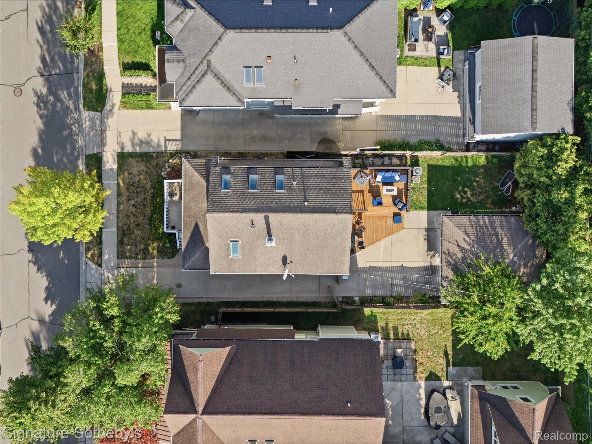 1444 Holland Street Property Photo 8