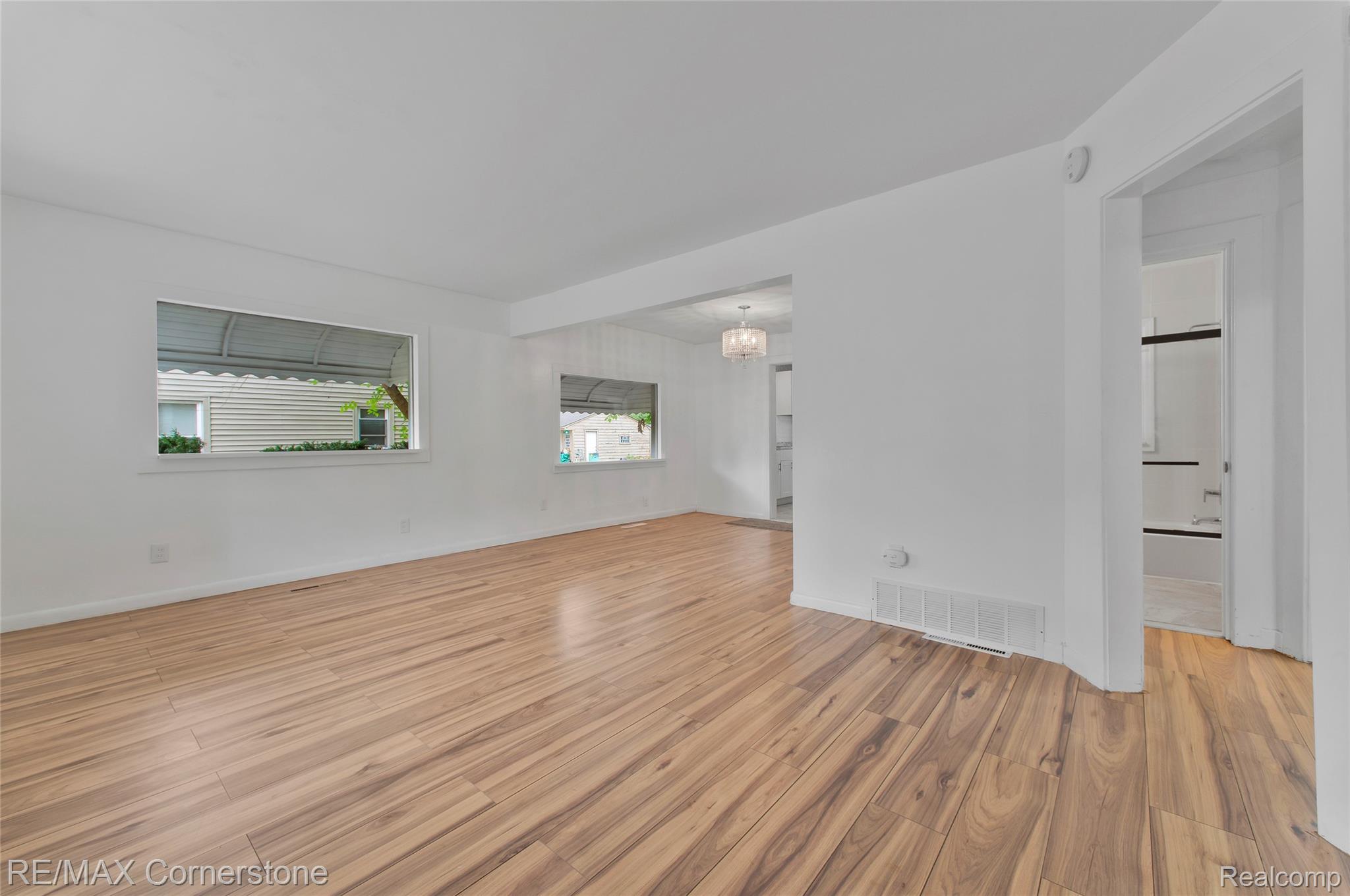 36007 Schley Avenue Property Photo 5