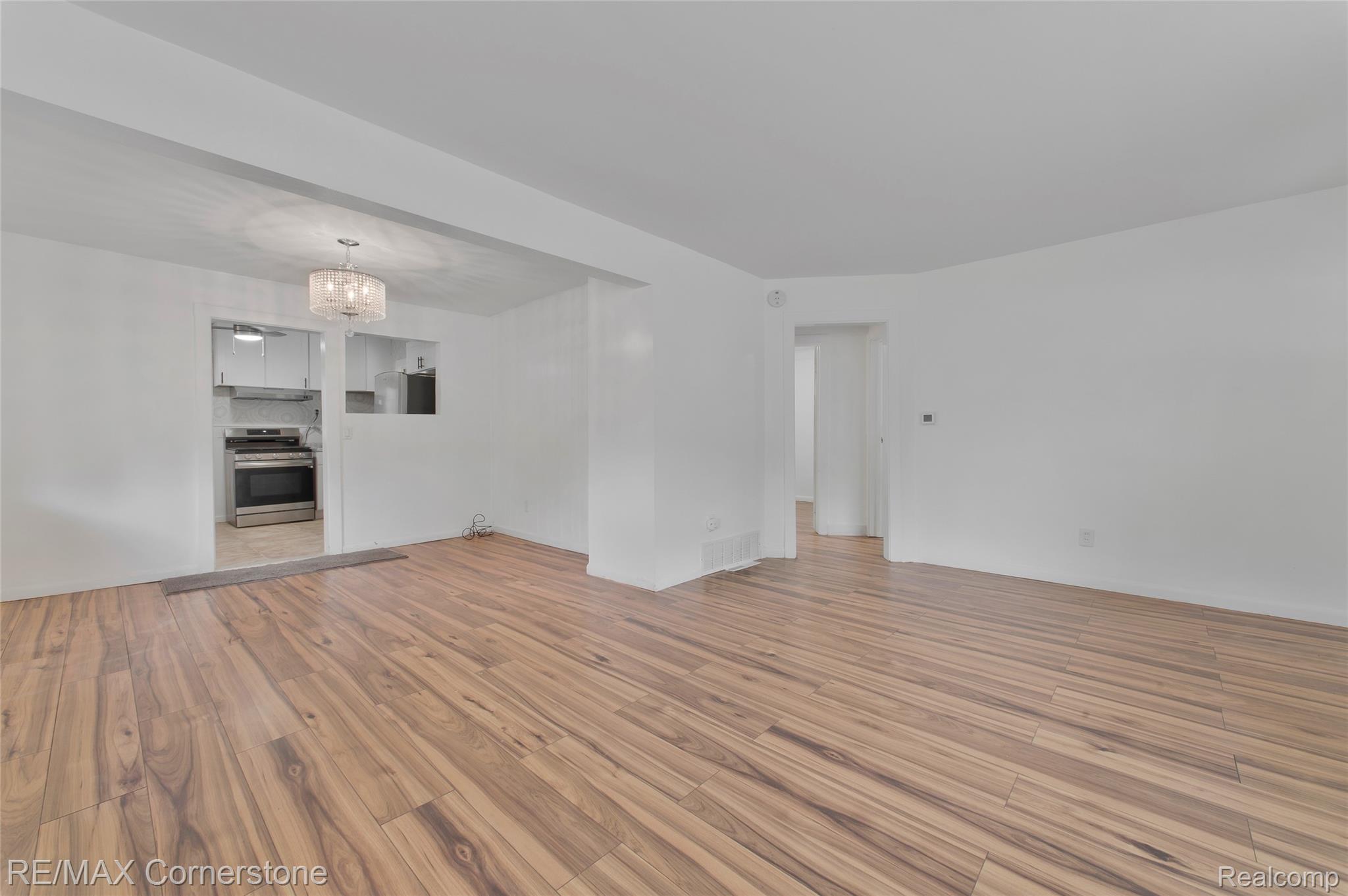 36007 Schley Avenue Property Photo 6