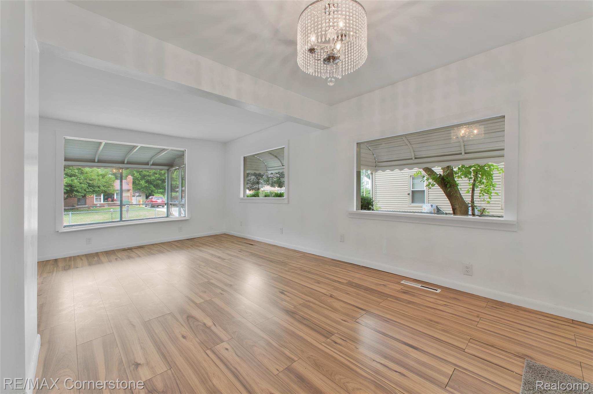 36007 Schley Avenue Property Photo 10