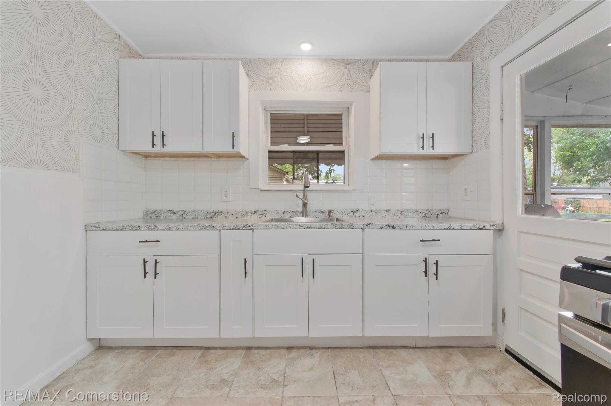 36007 Schley Avenue Property Photo 12