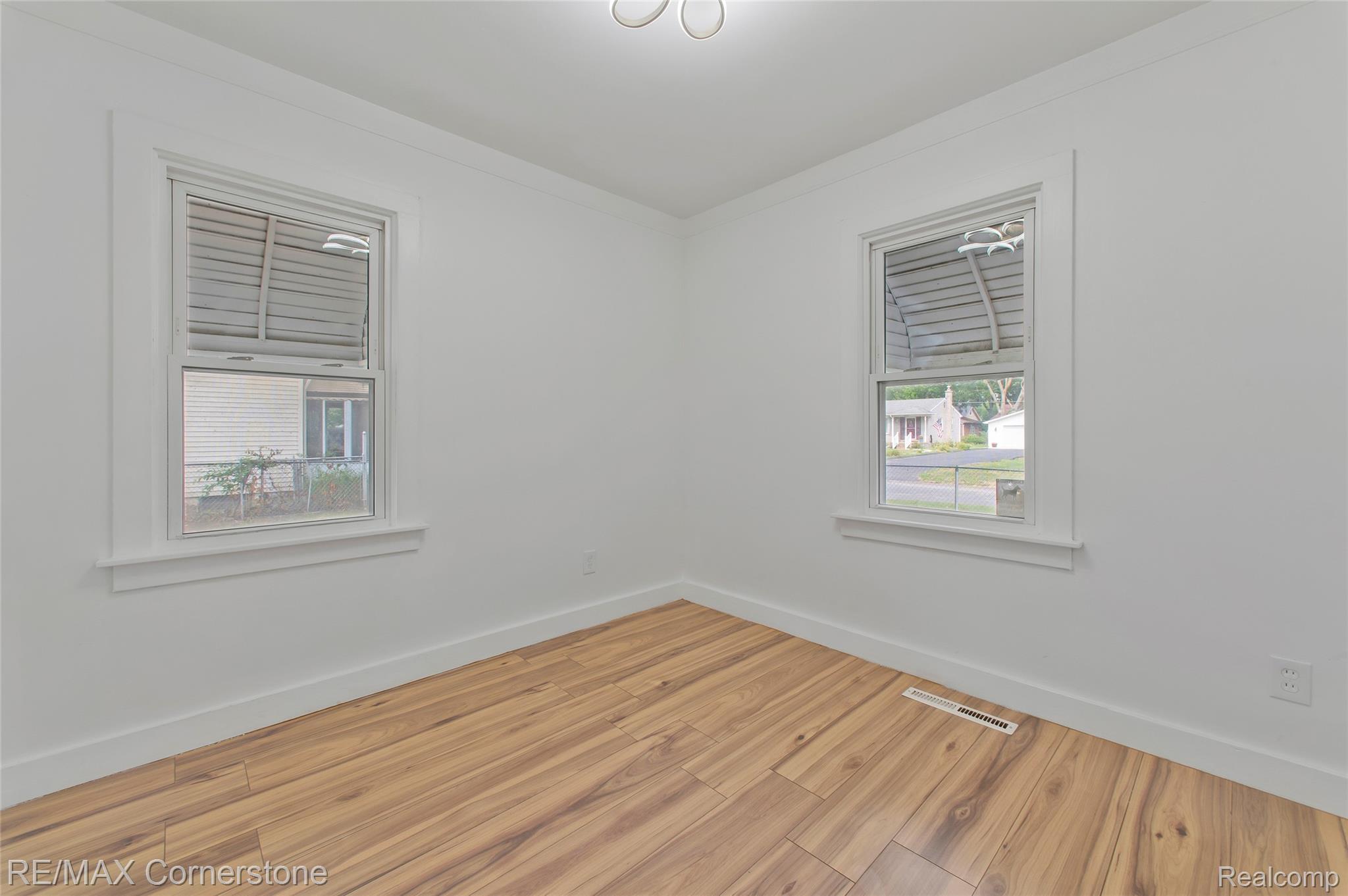 36007 Schley Avenue Property Photo 17