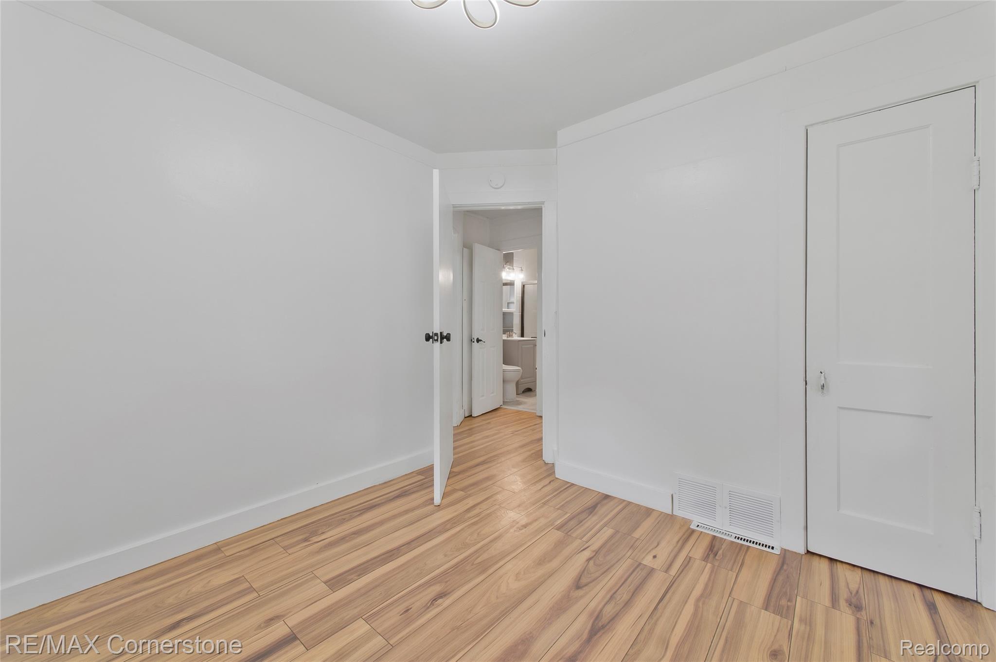36007 Schley Avenue Property Photo 18