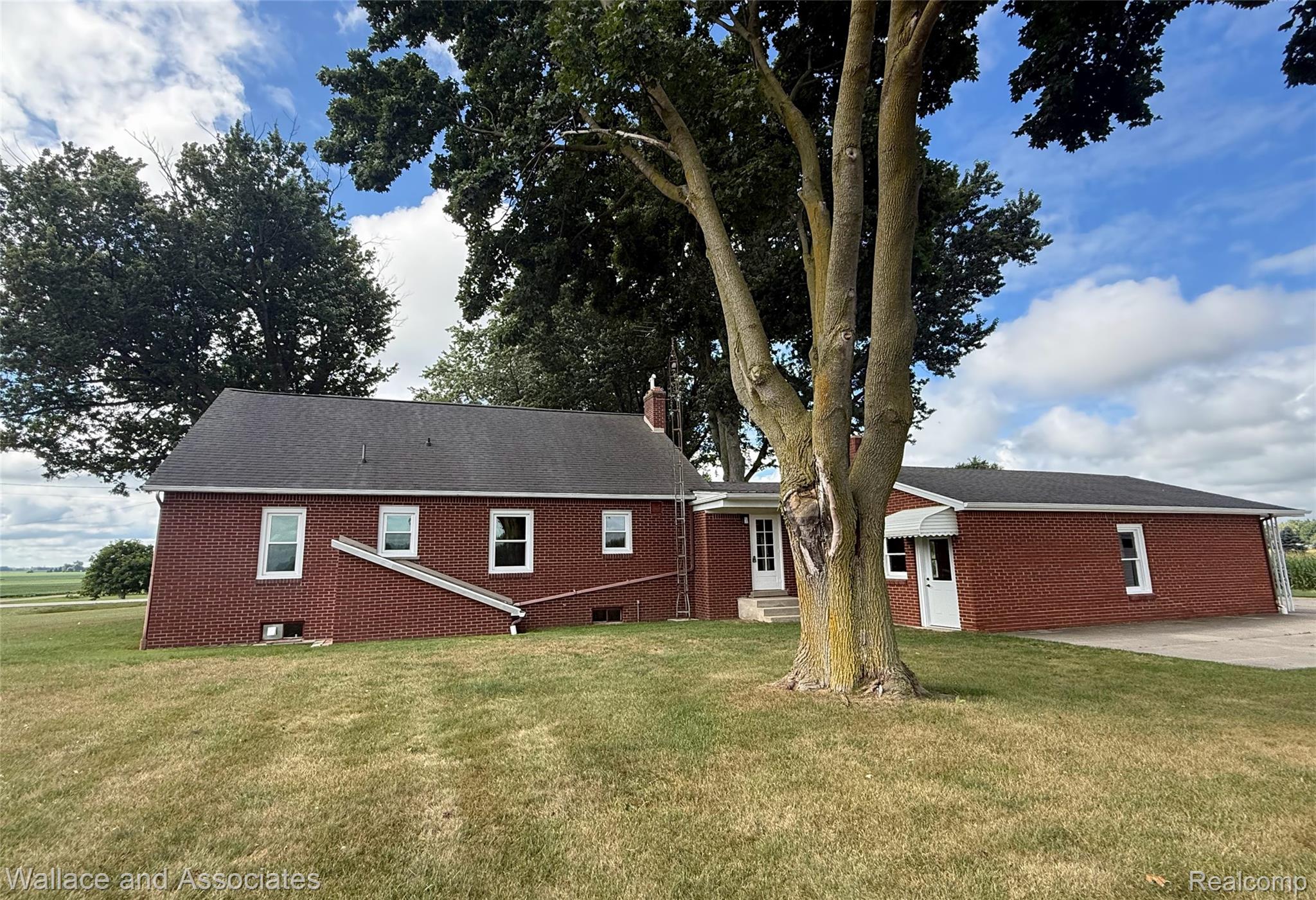 365 E Peck Road Property Photo 3