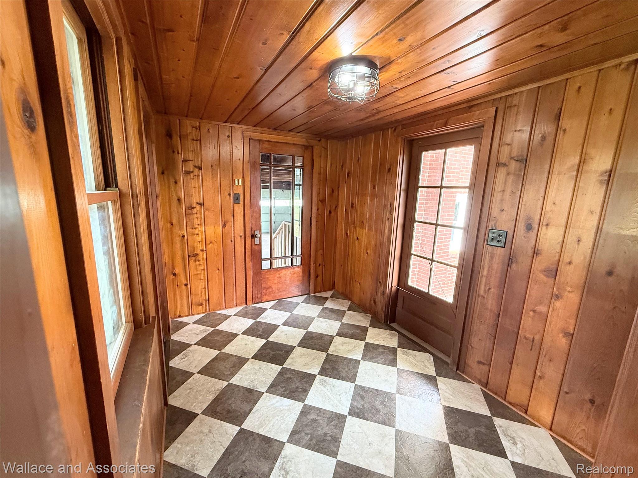 365 E Peck Road Property Photo 15