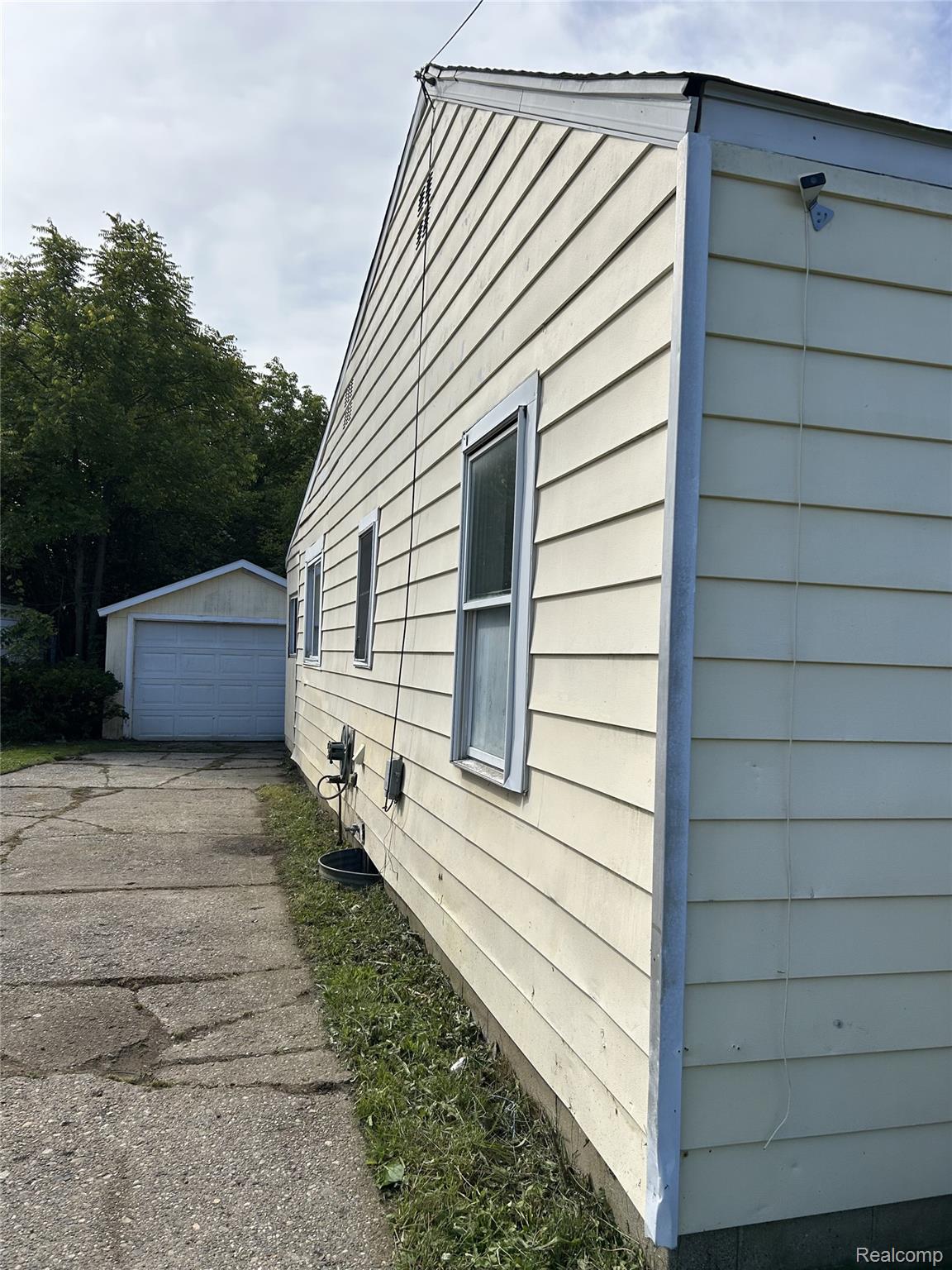 3320 Leith Street Property Photo 4