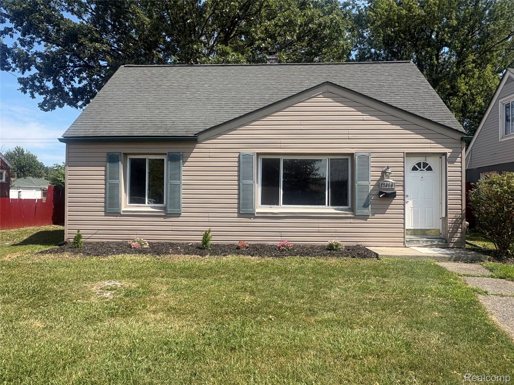 23080 Almond Avenue Property Photo 1