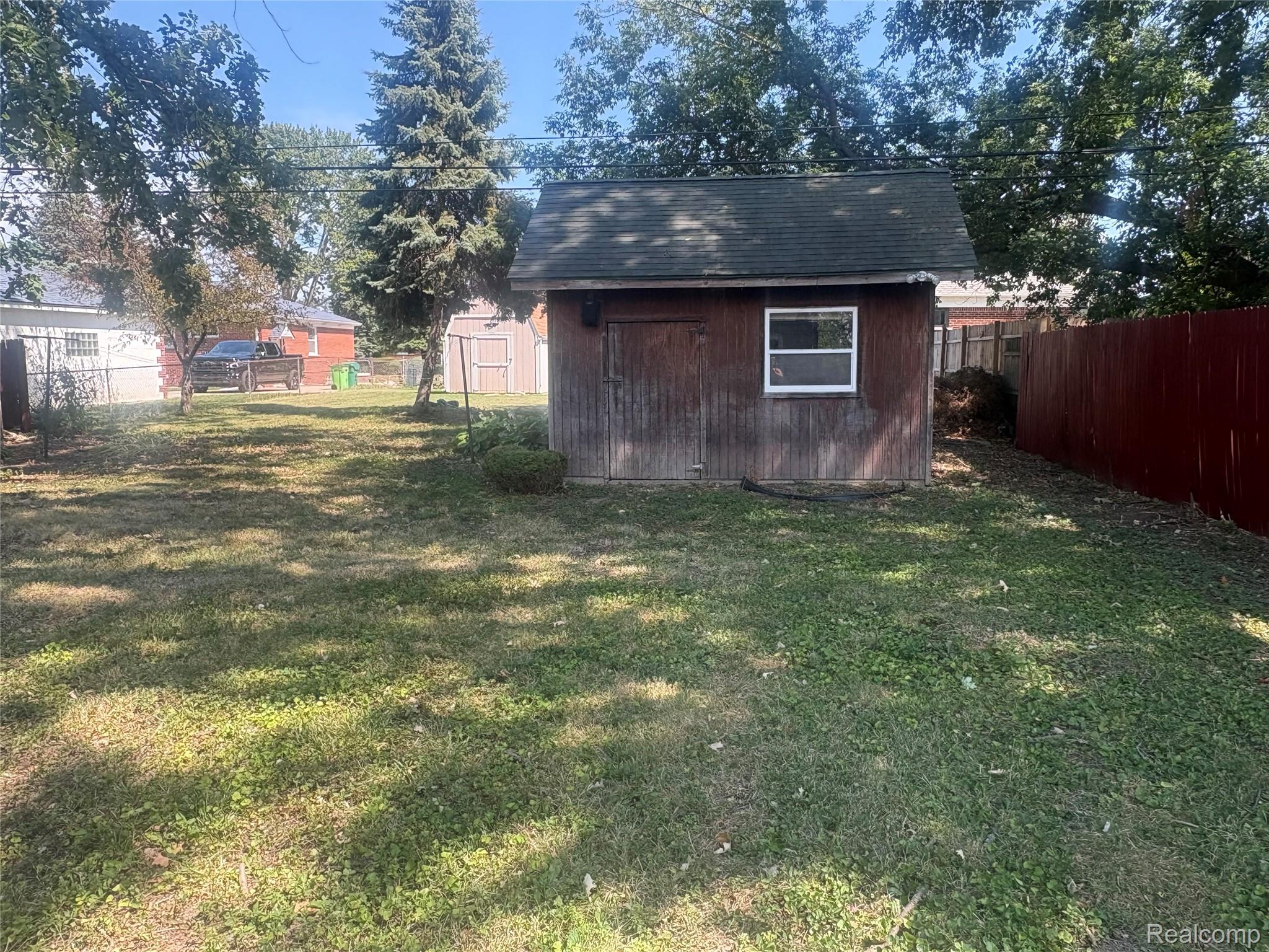 23080 Almond Avenue Property Photo 2