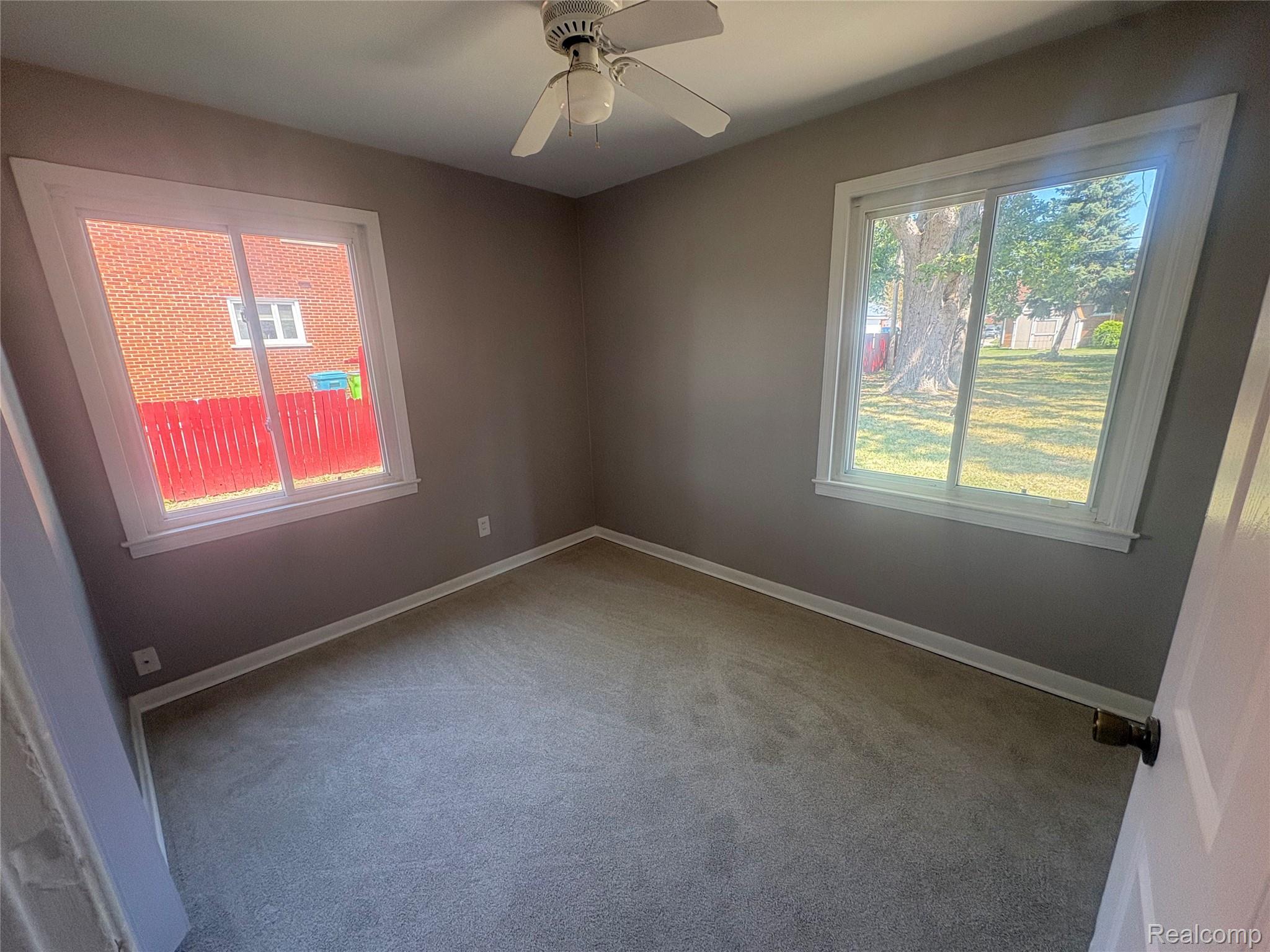 23080 Almond Avenue Property Photo 8