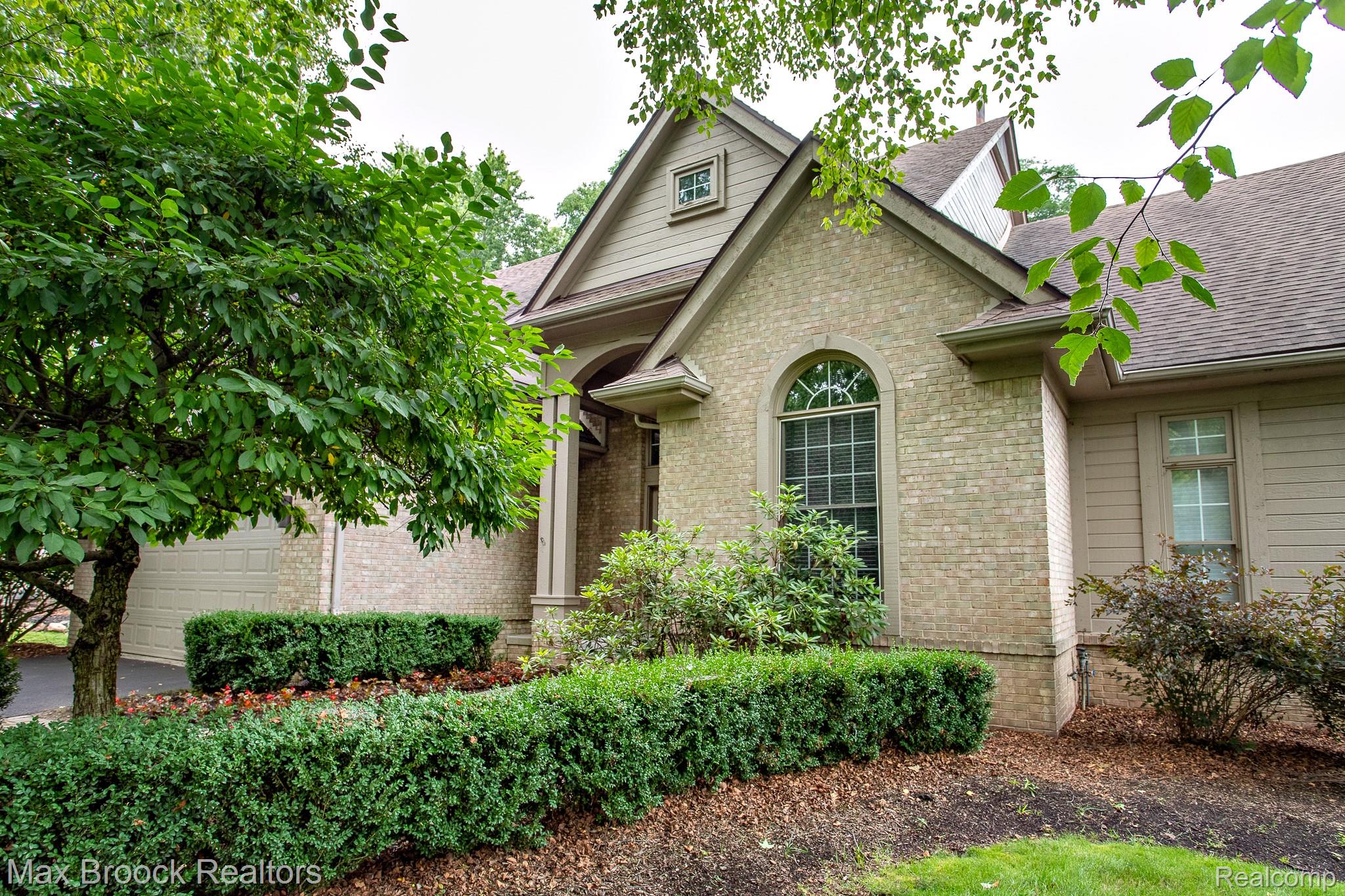4741 Woodbine Circle Property Photo 1