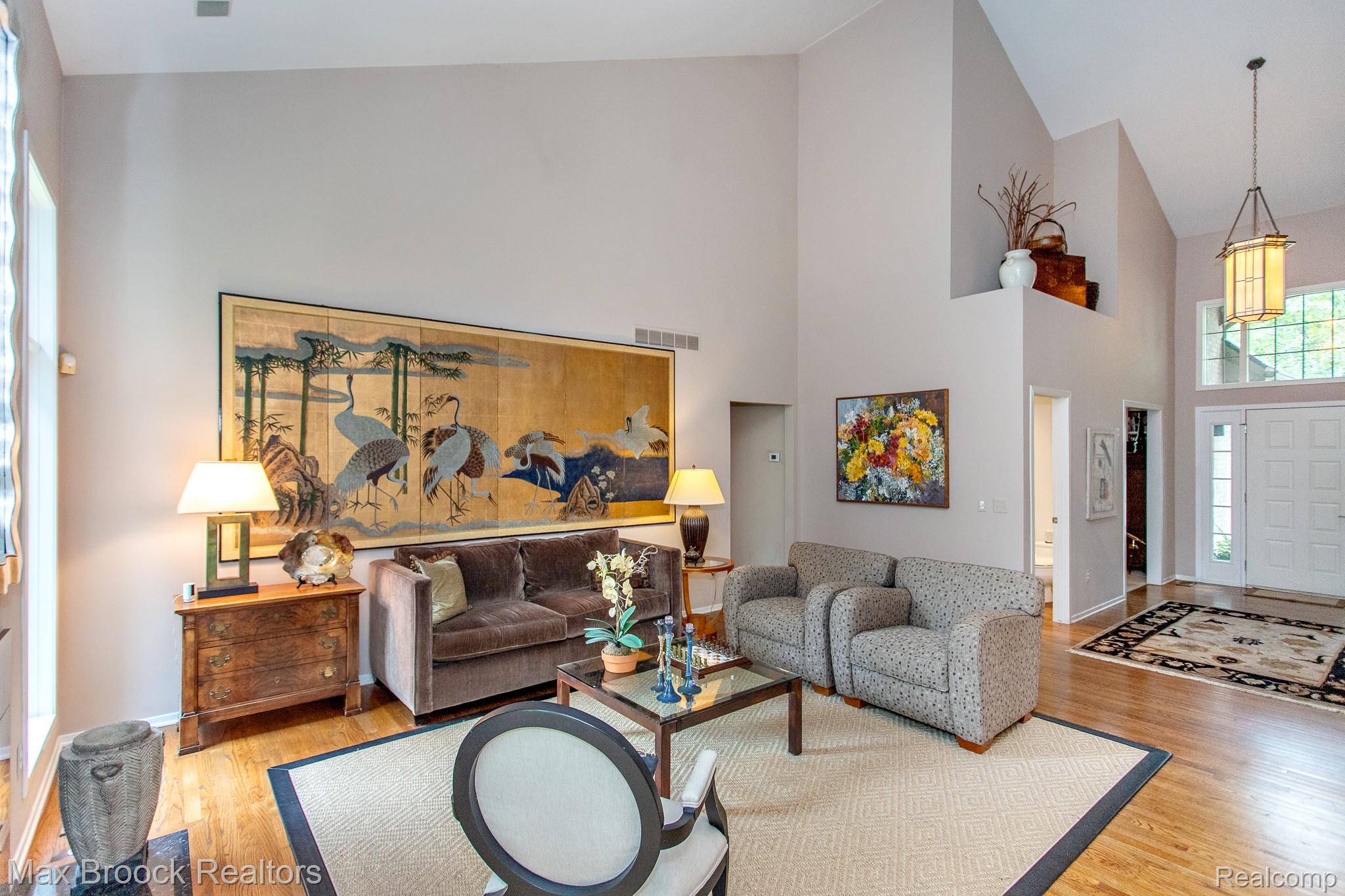 4741 Woodbine Circle Property Photo 7