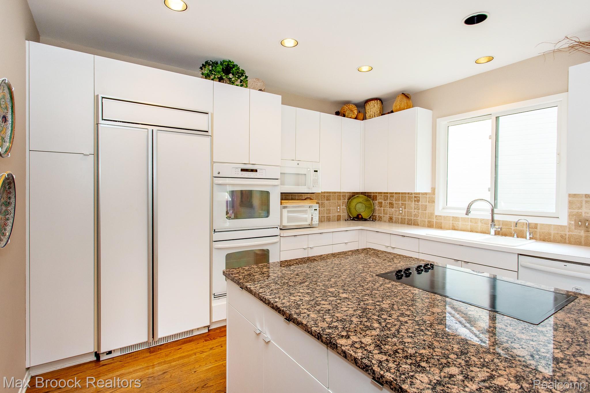 4741 Woodbine Circle Property Photo 21