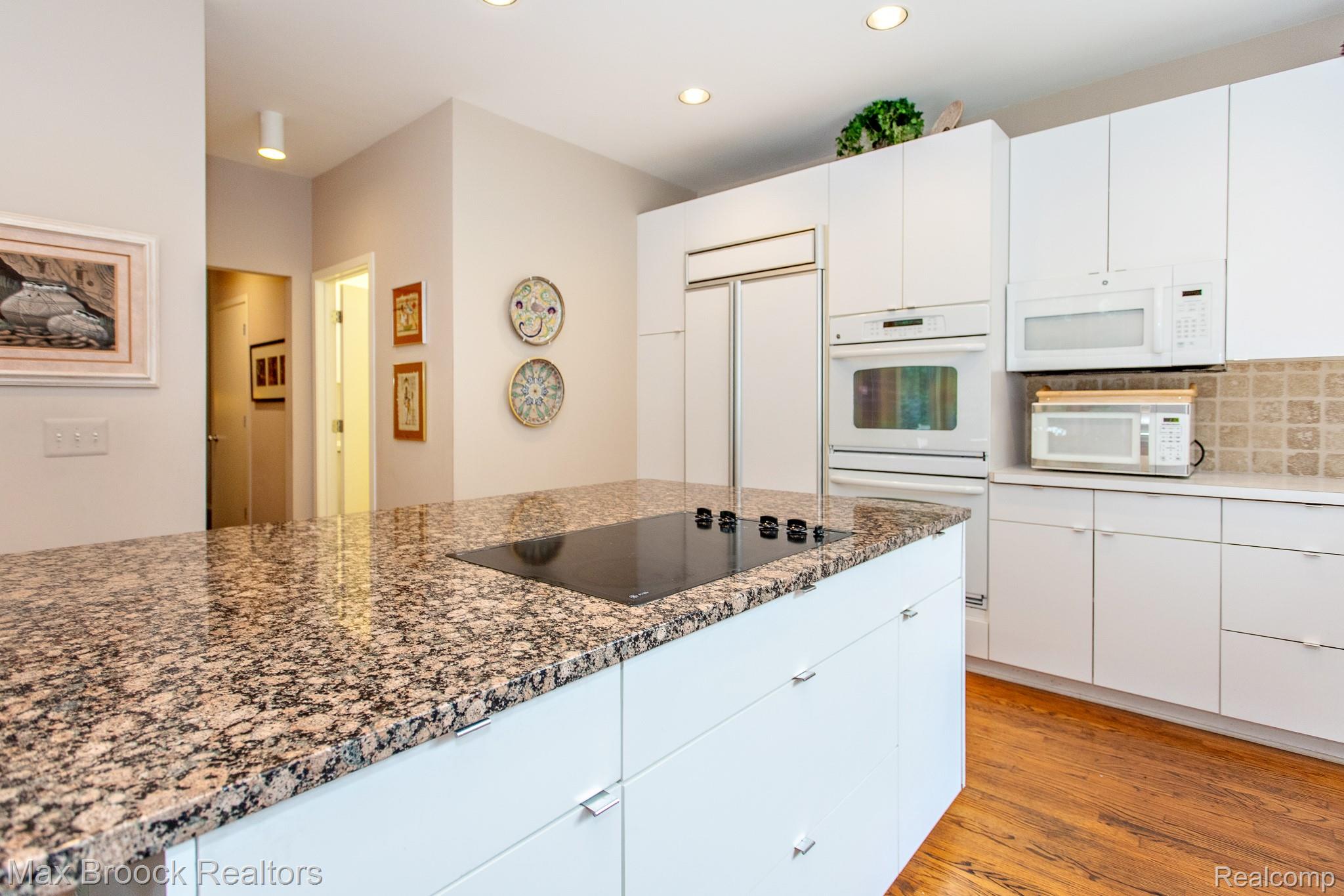 4741 Woodbine Circle Property Photo 22