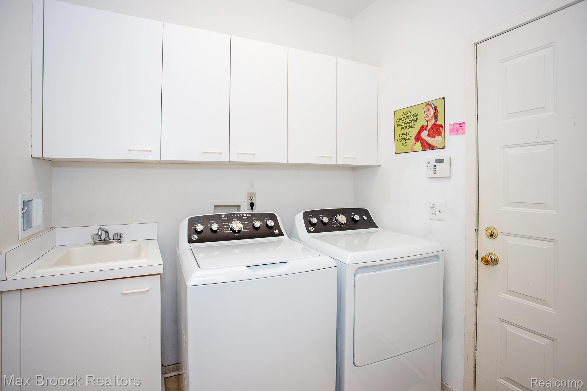 4741 Woodbine Circle Property Photo 23
