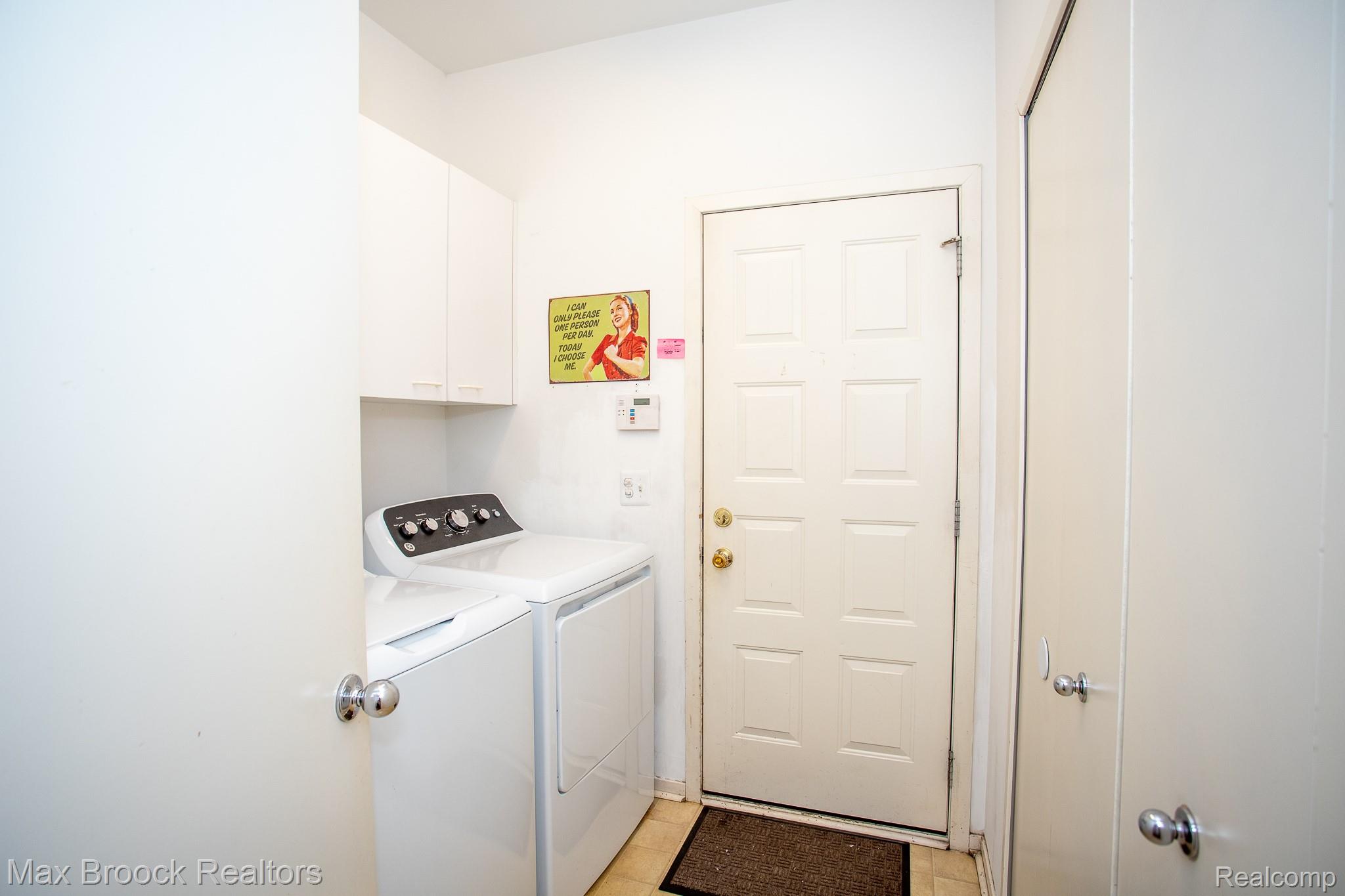 4741 Woodbine Circle Property Photo 24