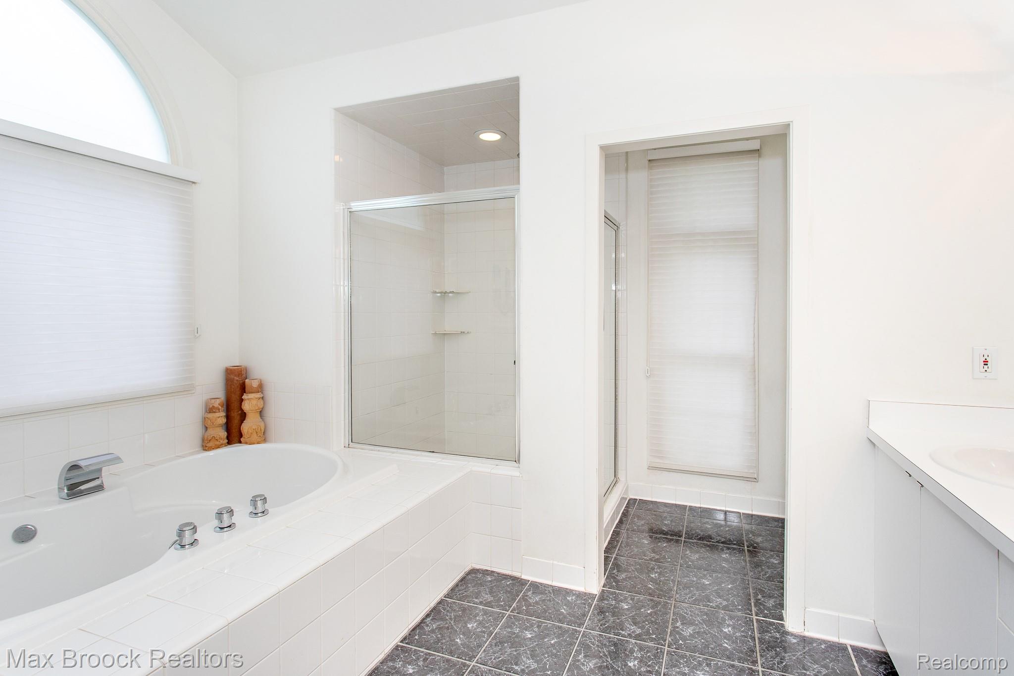 4741 Woodbine Circle Property Photo 40