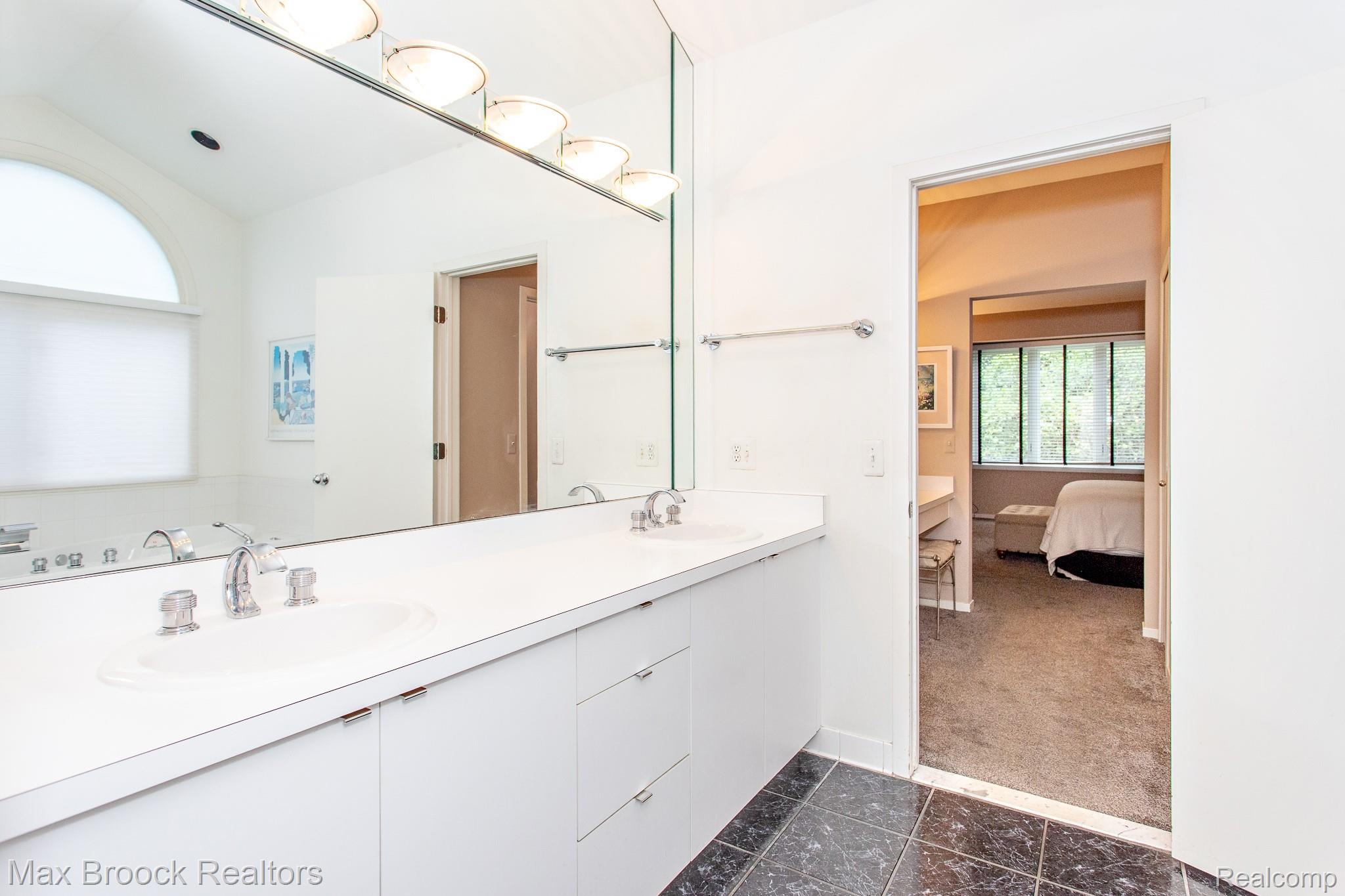 4741 Woodbine Circle Property Photo 44