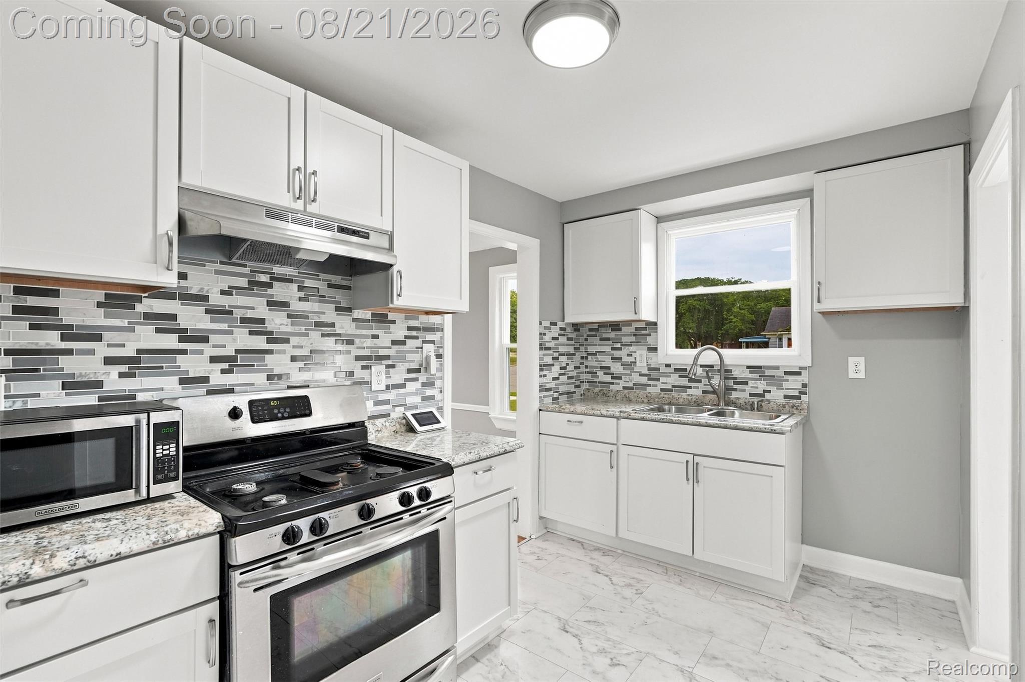 18909 Huntington Road Property Photo 10